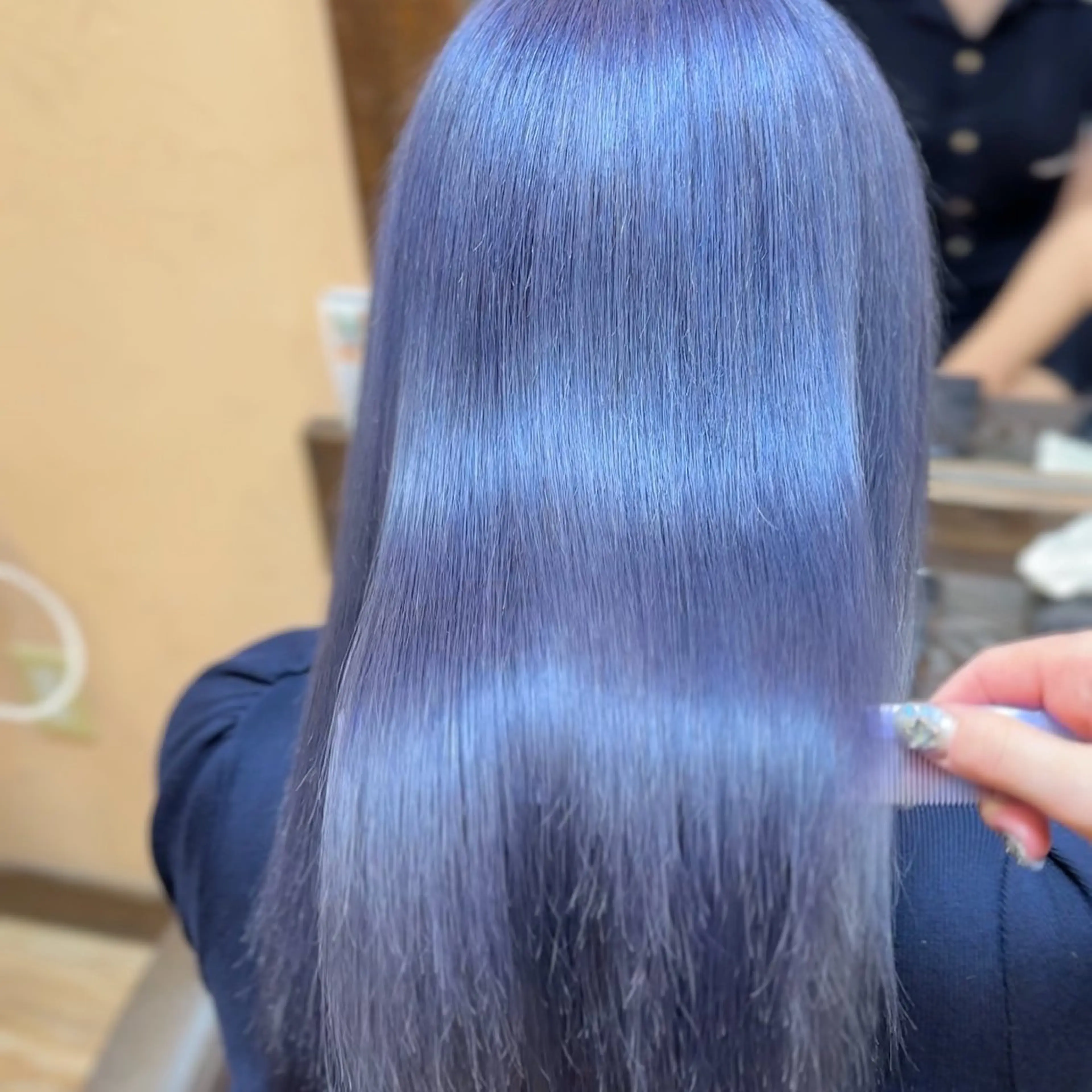 セミロング カラー ヘアカラー ブリーチ🩵レイヤー Maho🐻‍❄️のヘアスタイル