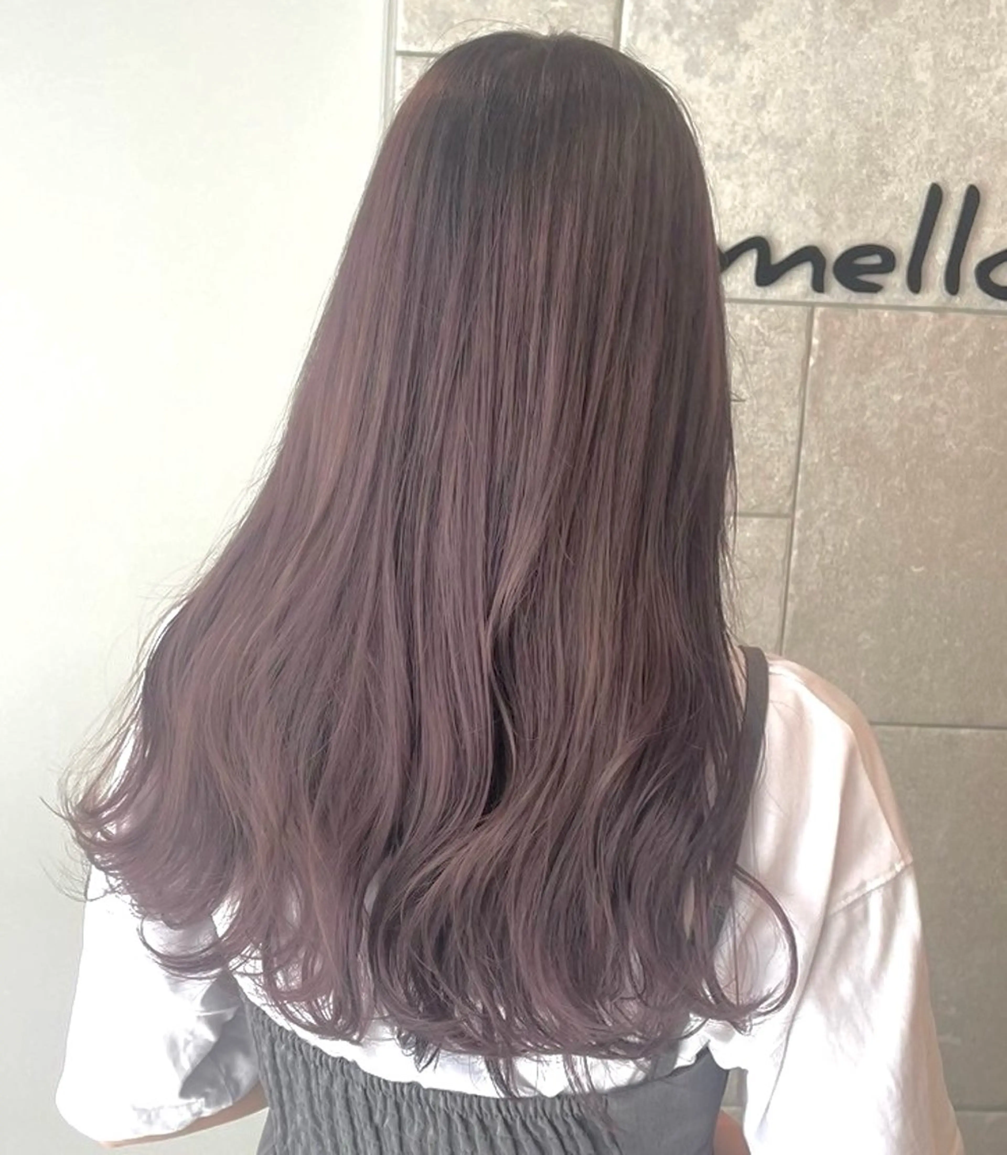 ロング カラー 🌈コテ巻き風パーマ LOHASせいな🌈のヘアスタイル