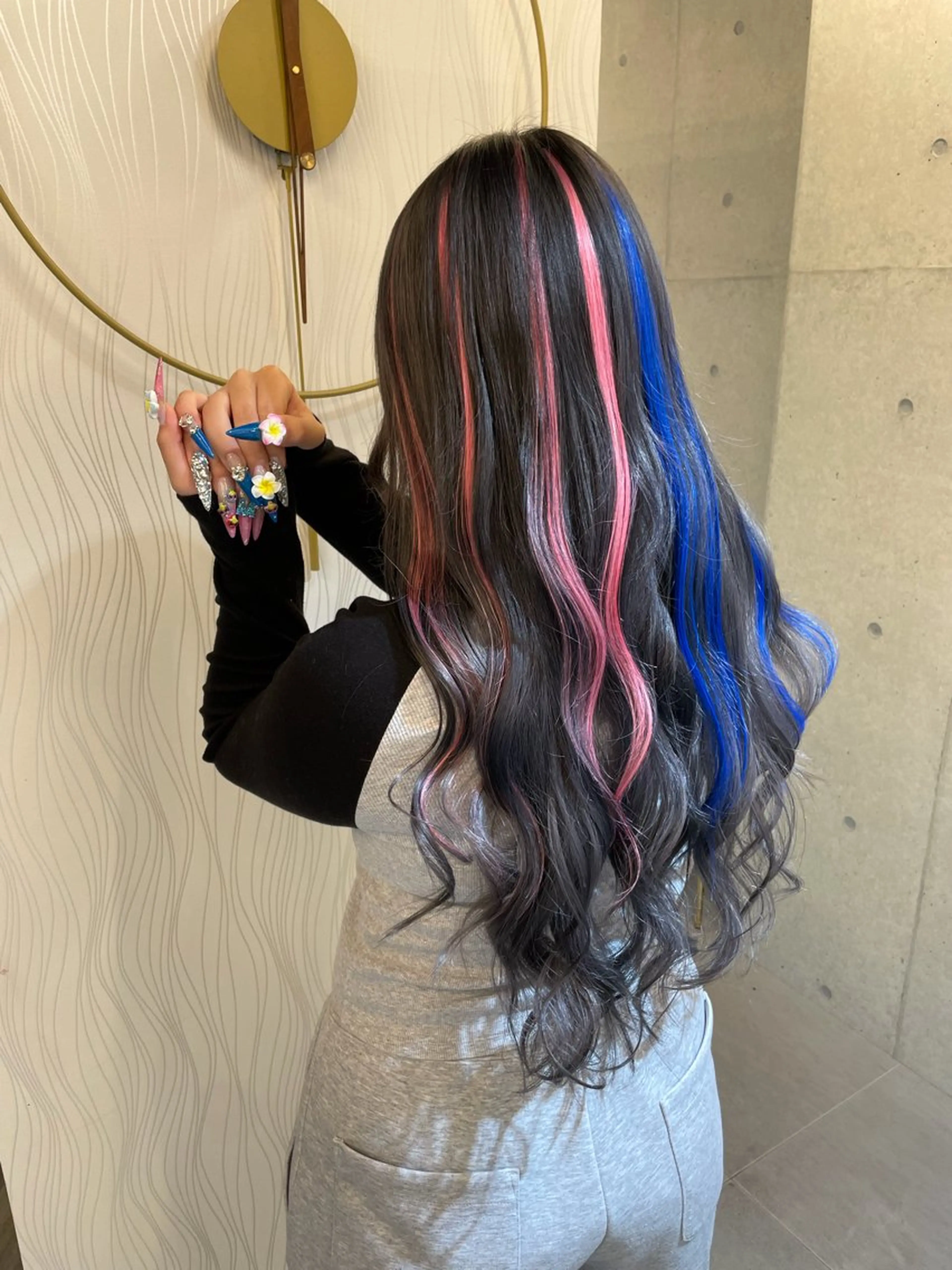 ロング カラー ブリーチ グレージュ ハイライトカラー シルバー シルバーグレージュ カット ヘアカラー トリートメント 羽田翔大/ブリーチ/ ボブカット/店長のヘアスタイル