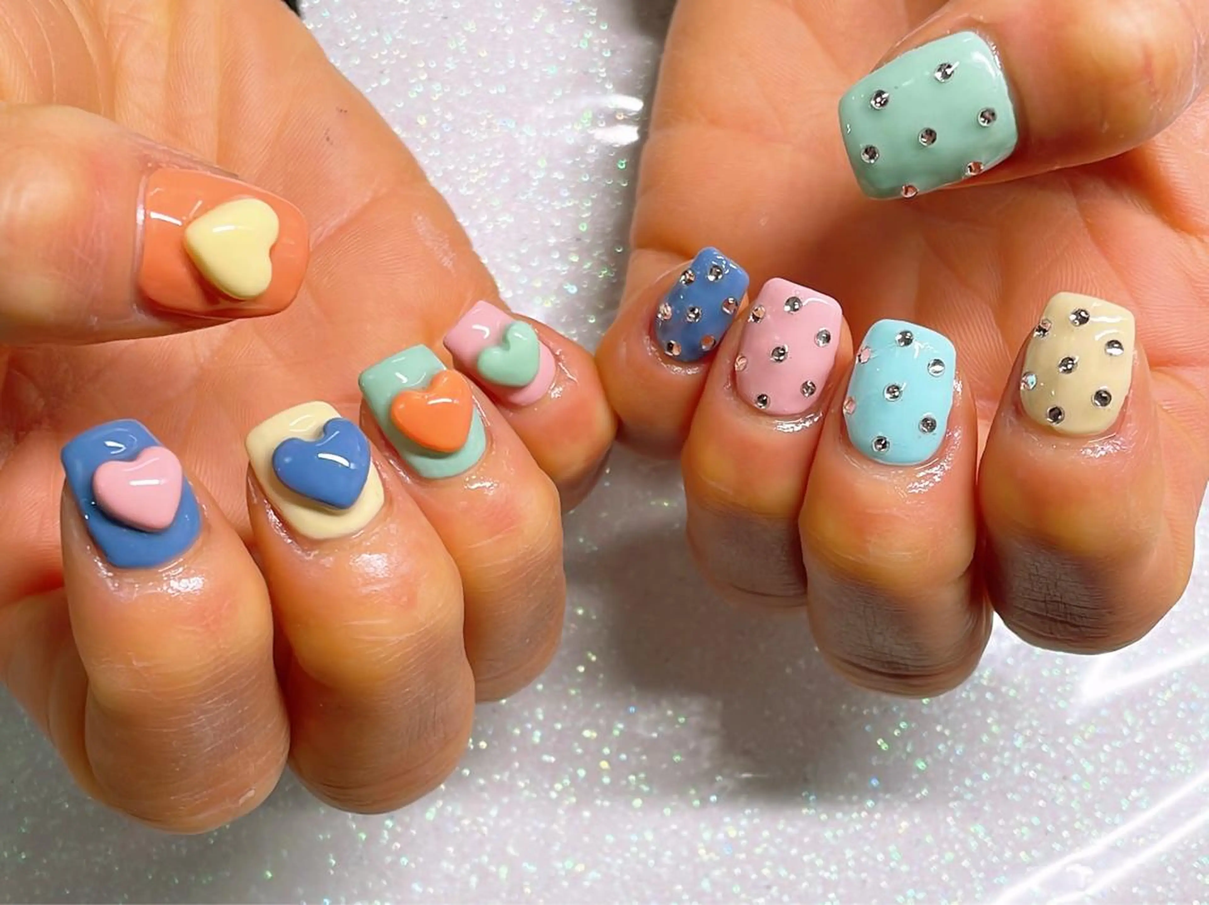 ネイル ハンドネイル VIERU 🌈🎀💖のネイルデザイン