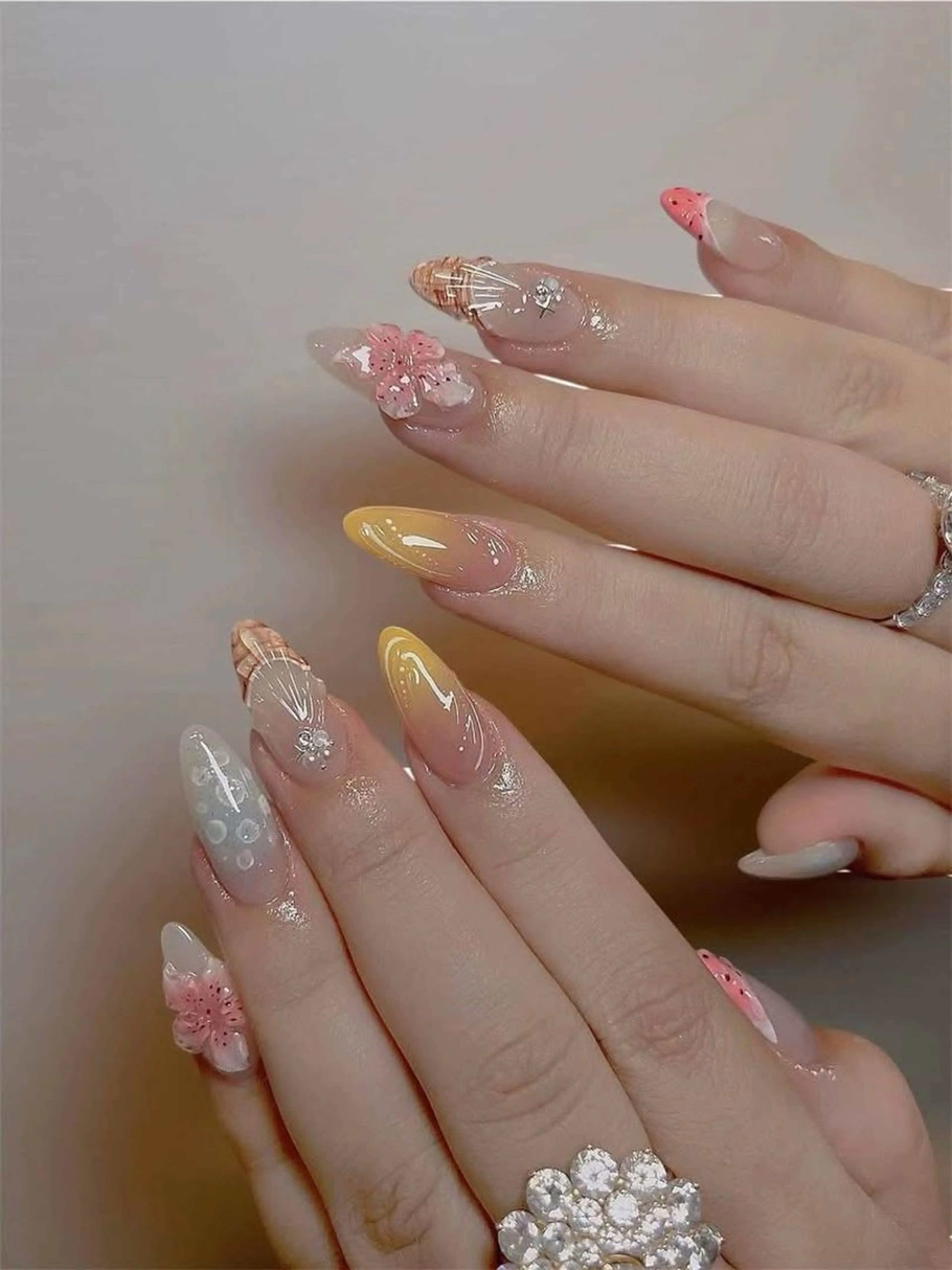 ネイル チークネイル フレンチネイル グラデーション キラキラネイル マグネットネイル ハンドネイル FUJI NAILSALONのネイルデザイン