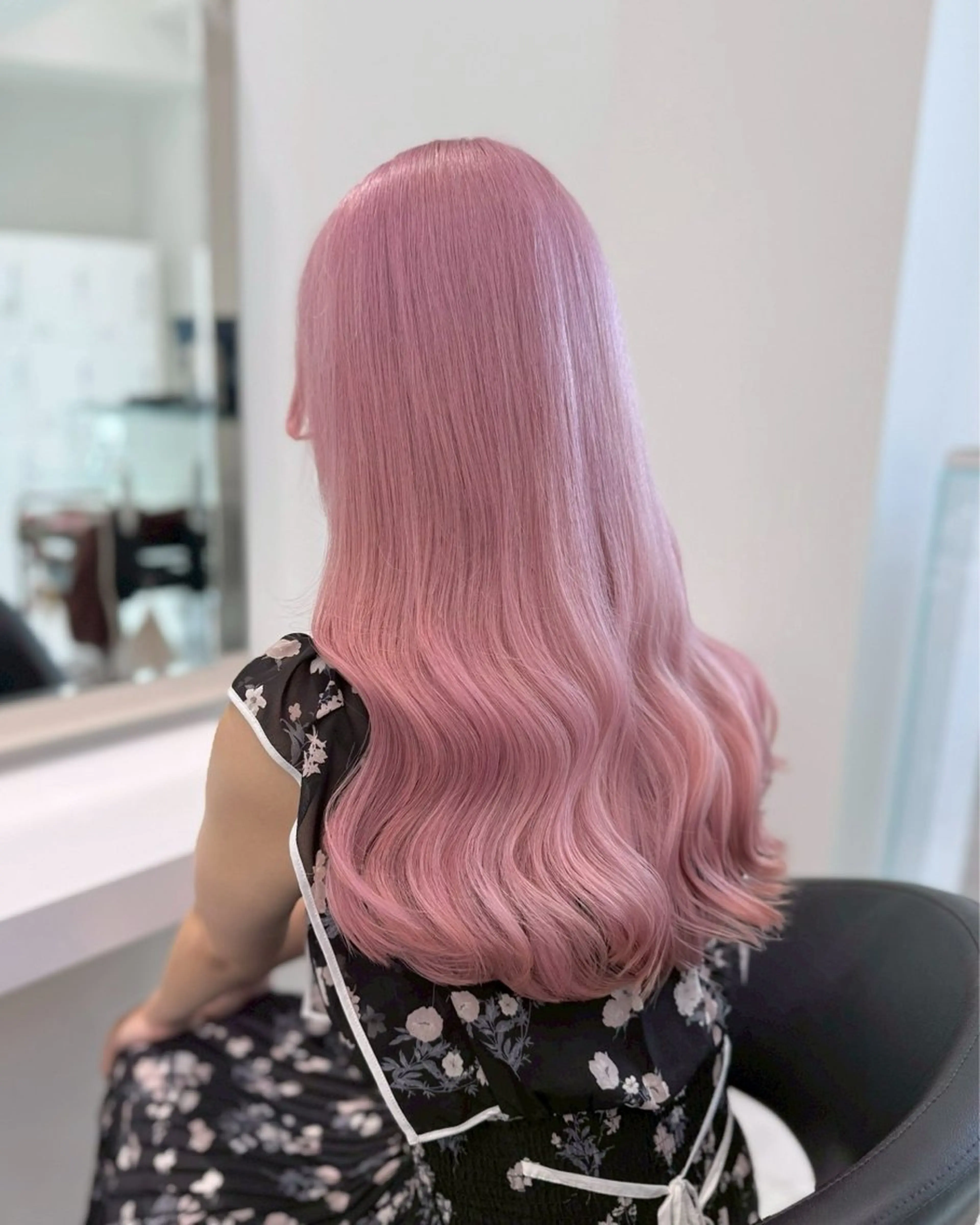 ロング カラー ブリーチ 透明感カラー ハイトーンカラー ヘアカラー ハイトーンカラー💞 くるみ🎀のヘアスタイル