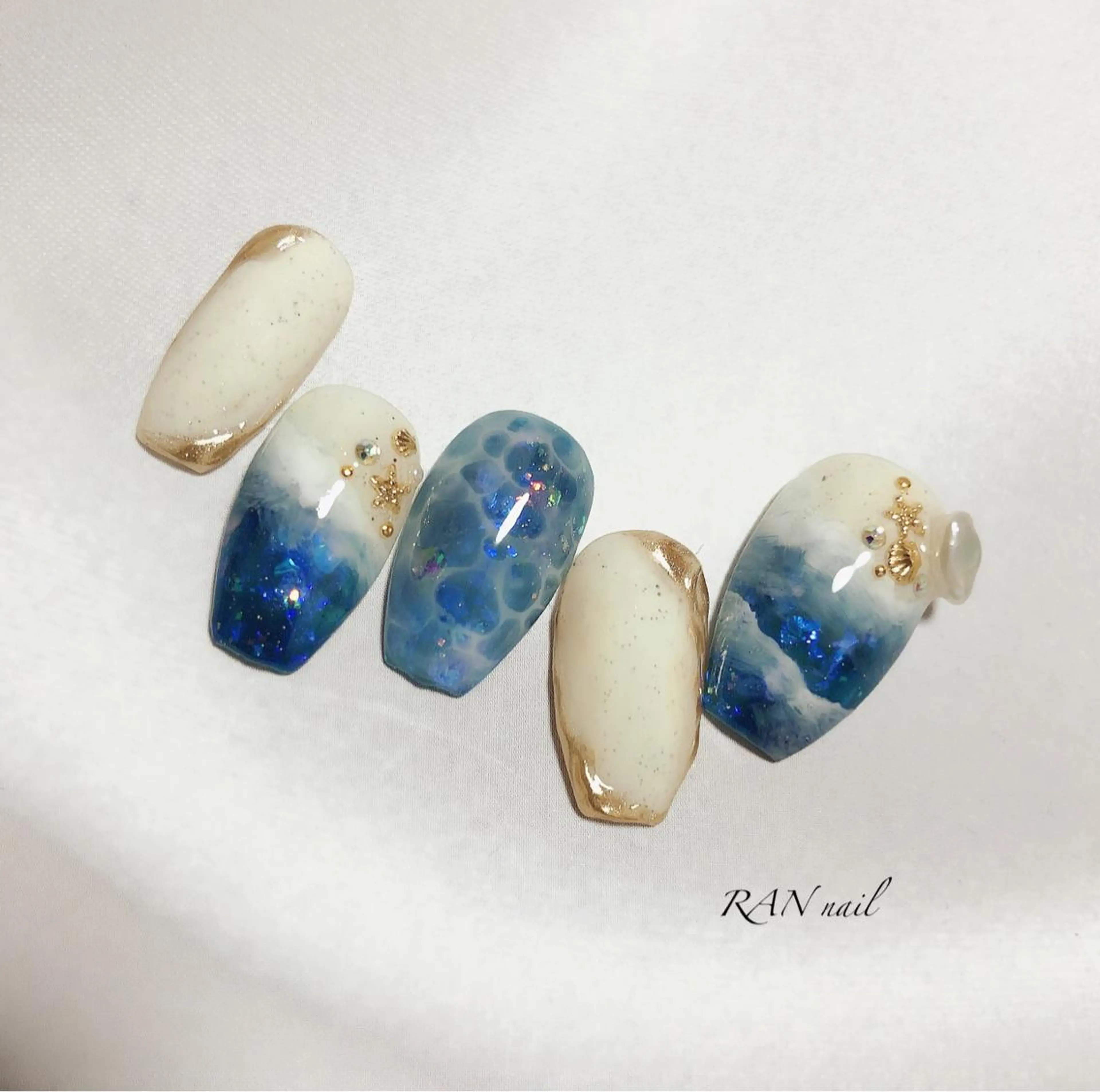 ネイル オーロラネイル フットネイル 氷ネイル・うるうるネイル キラキラネイル オフィスネイル ハンドネイル フットネイル RAN nailのネイルデザイン