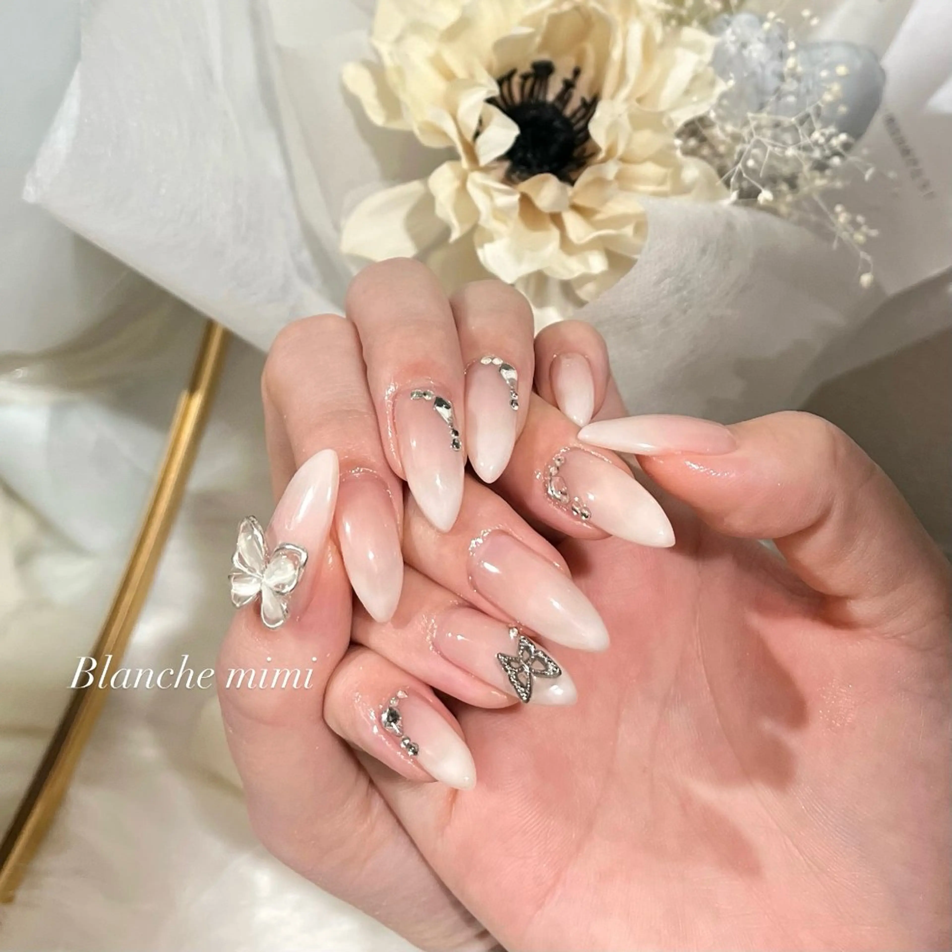 ネイル ハンドネイル Blanche mimi.u_aのネイルデザイン