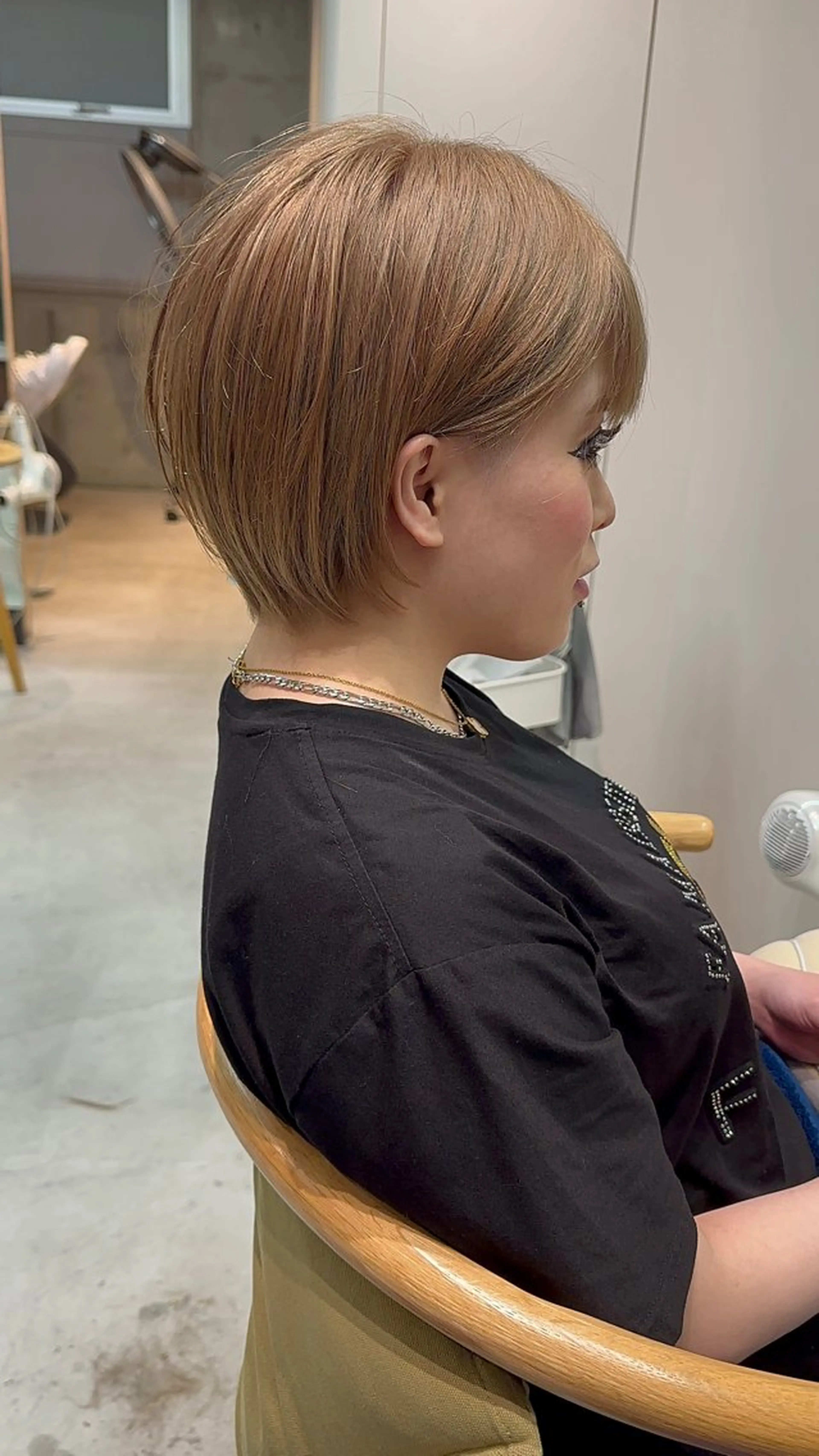 ショート カラー ブリーチ ダブルカラー ボブ 髪質改善 ショートヘア カット トリートメント 似合わせショート×透 明感/やじまたかしのヘアスタイル