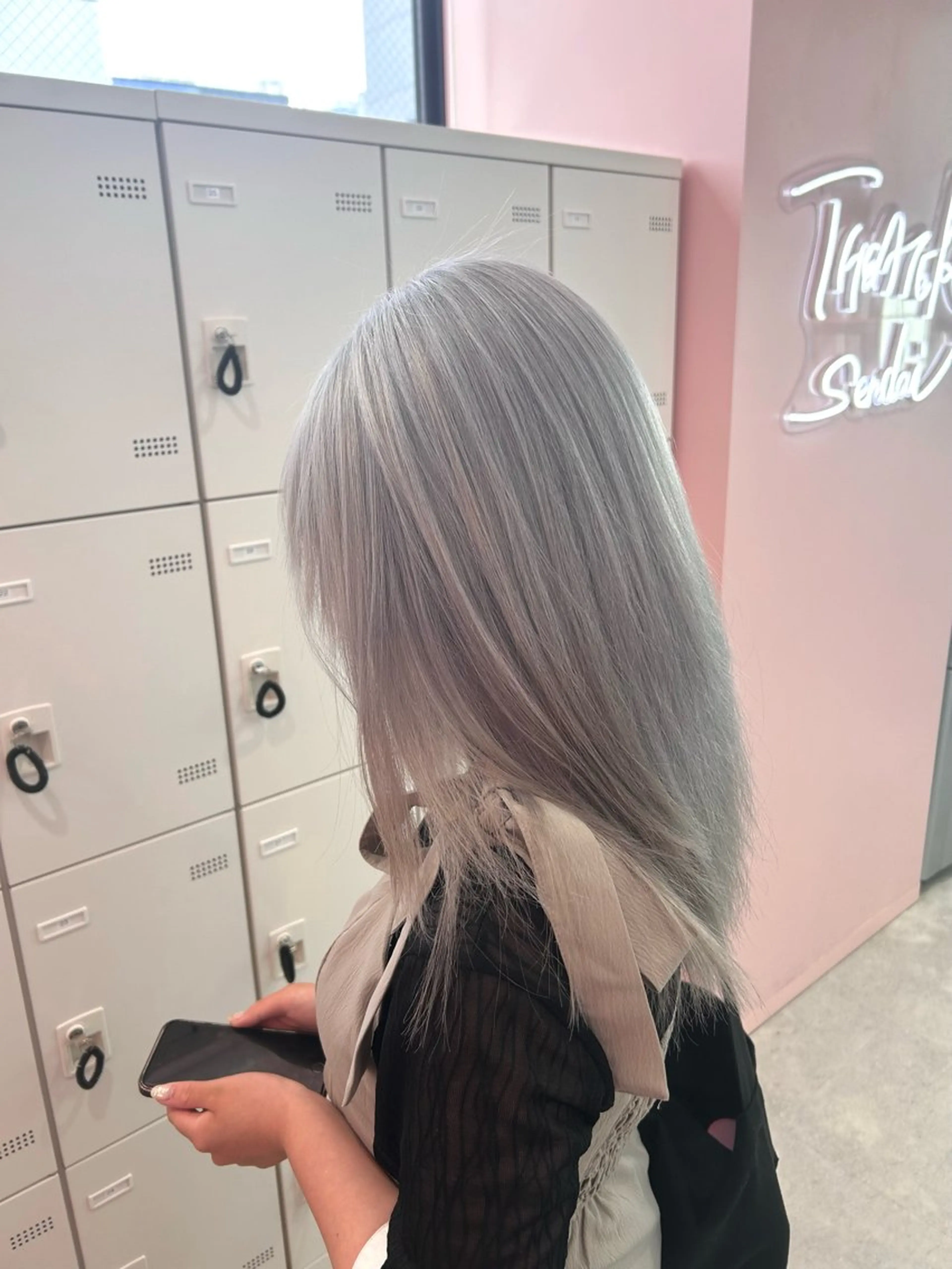 ロング カラー ヘアカラー 履歴修正屋さん／ ブロンド／ホワイトのヘアスタイル