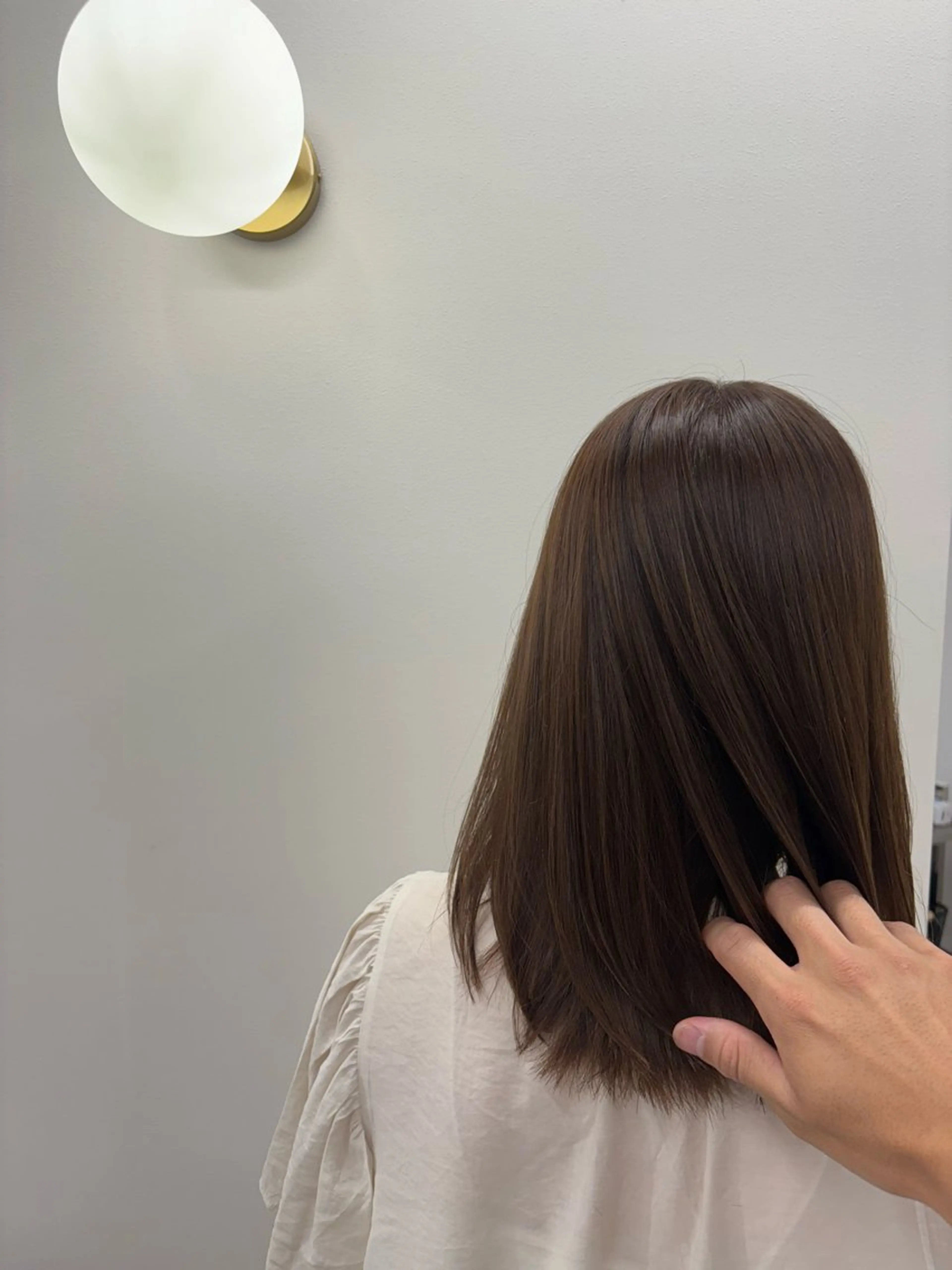 ミディアム カラー ヘアアレンジ 透明感カラー くびれヘア 顔まわりレイヤー 顔周りカット 韓国風ヘア カット ヘアカラー トリートメント ヘッドスパ ヘアセット 二ヶ月綺麗が続くレ イヤー/星野六三四のヘアスタイル