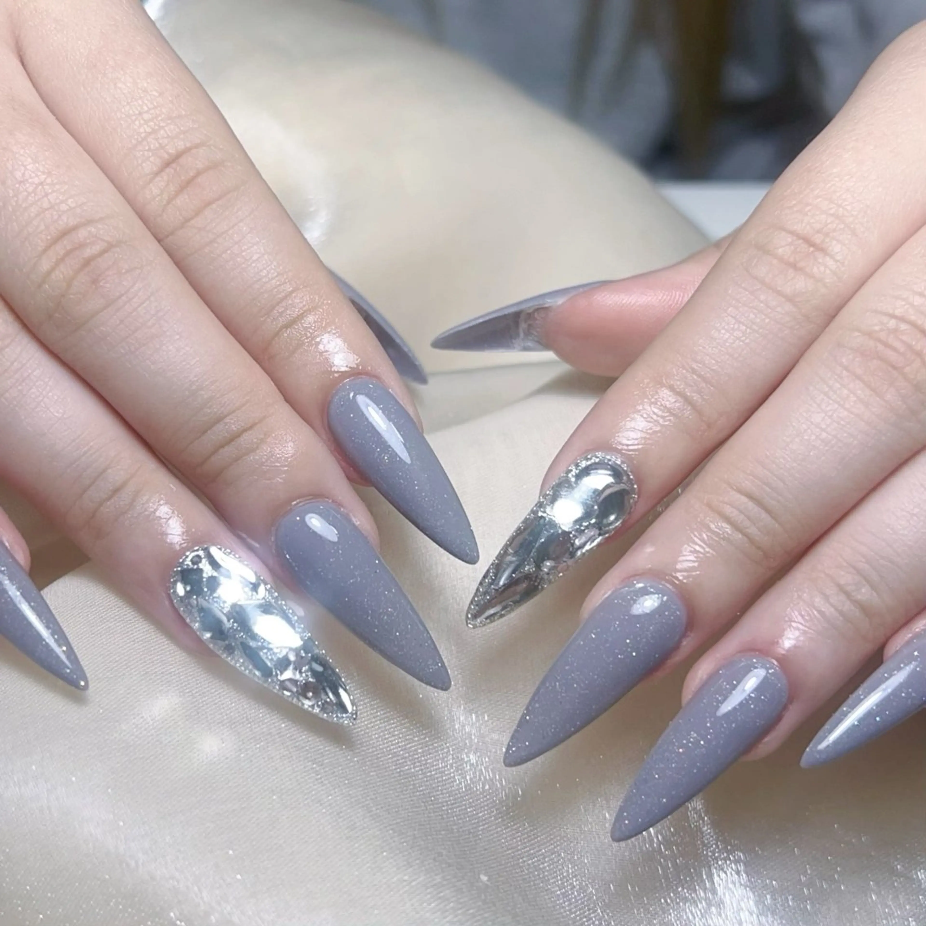 メンズ ネイル メンズ韓国風 アートネイル オーロラネイル ガーリー キラキラネイル ハンドネイル Nail salon 木にいるのネイルデザイン