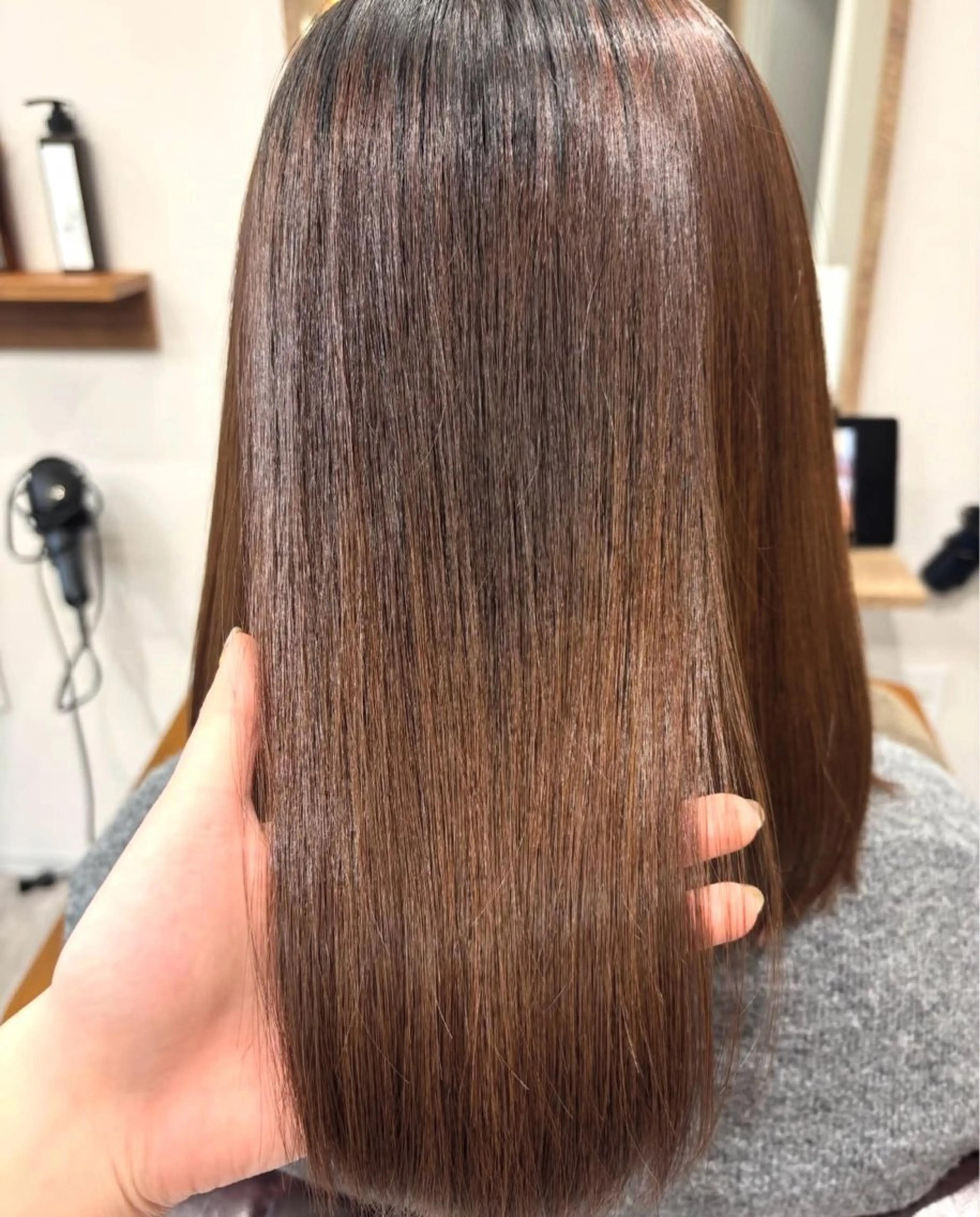 ミディアム 平松 佳恋のヘアスタイル