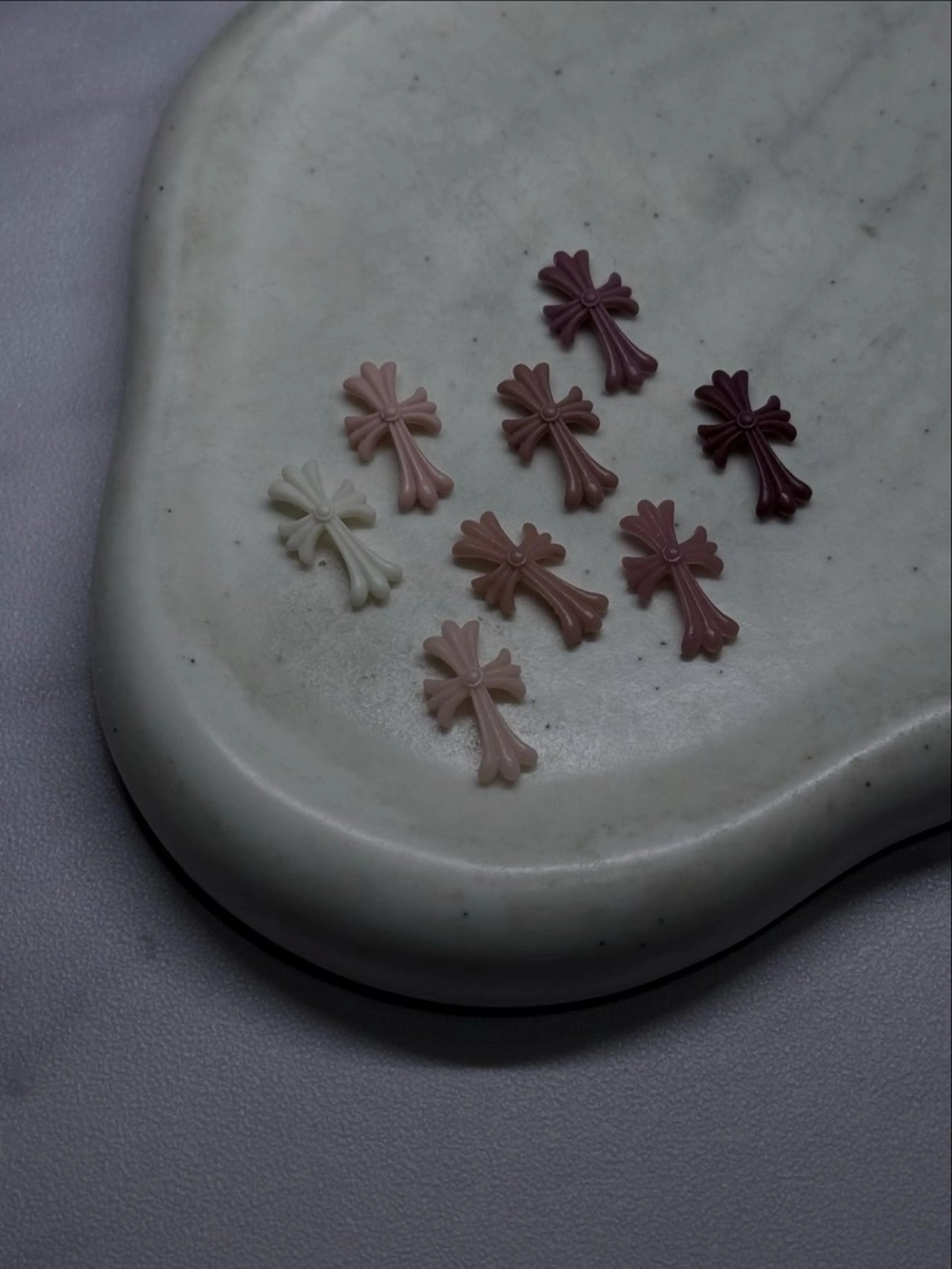 ネイル mikoto 🎀 艶々美フォルムのネイルデザイン