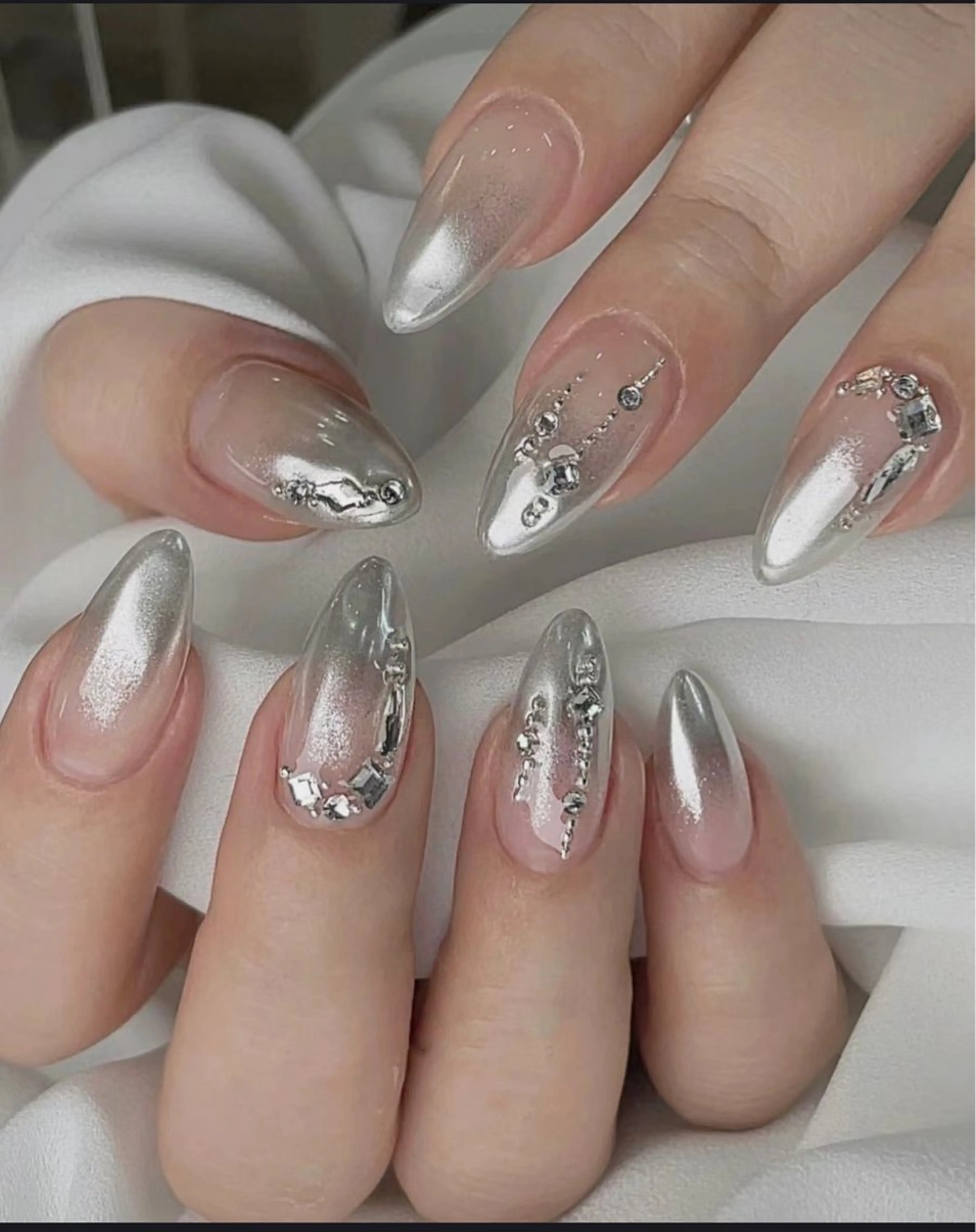 ネイル ハンドネイル ハンドケア 🍑 momo_nailのネイルデザイン