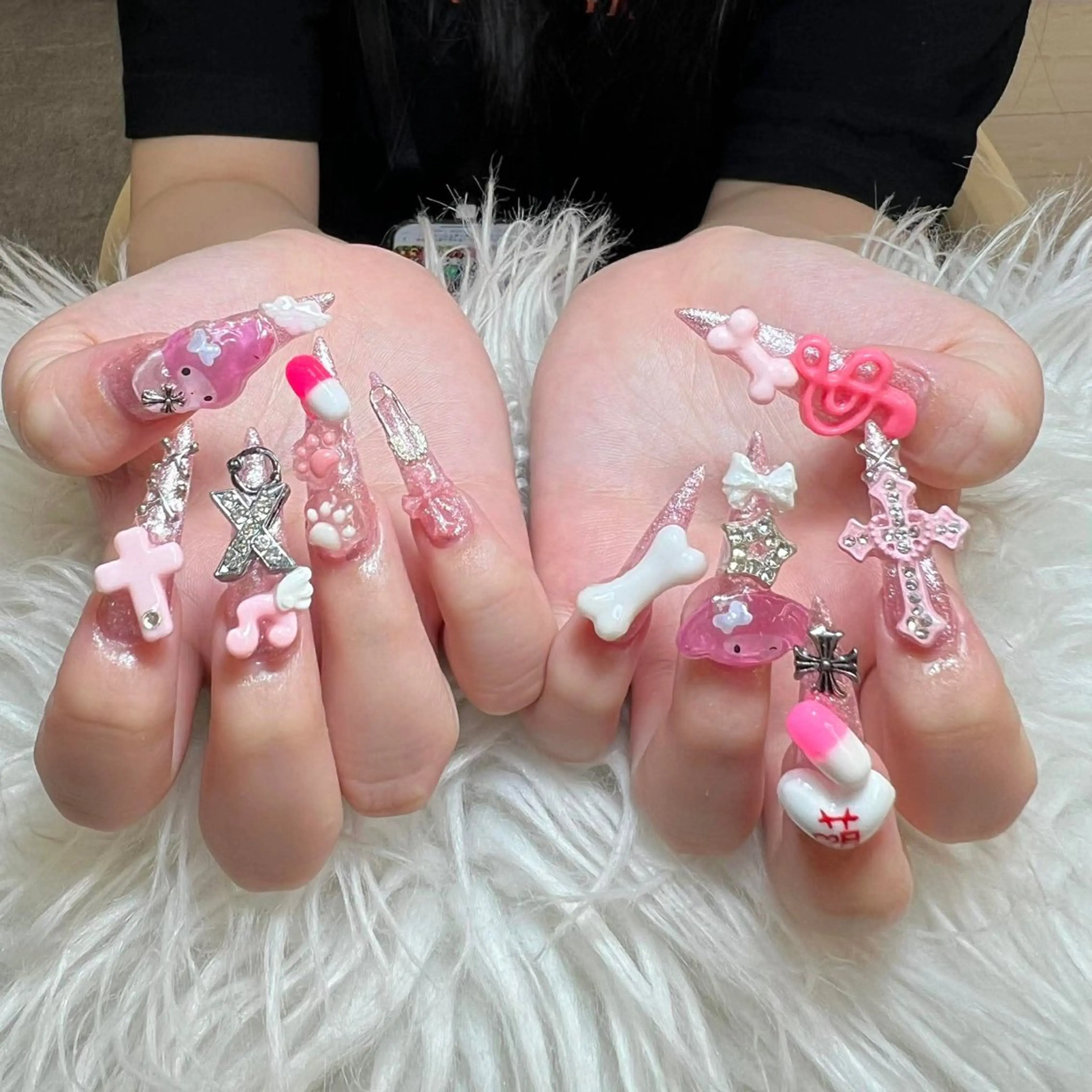ネイル ハンドネイル Anh ゴテゴテネイルのネイルデザイン