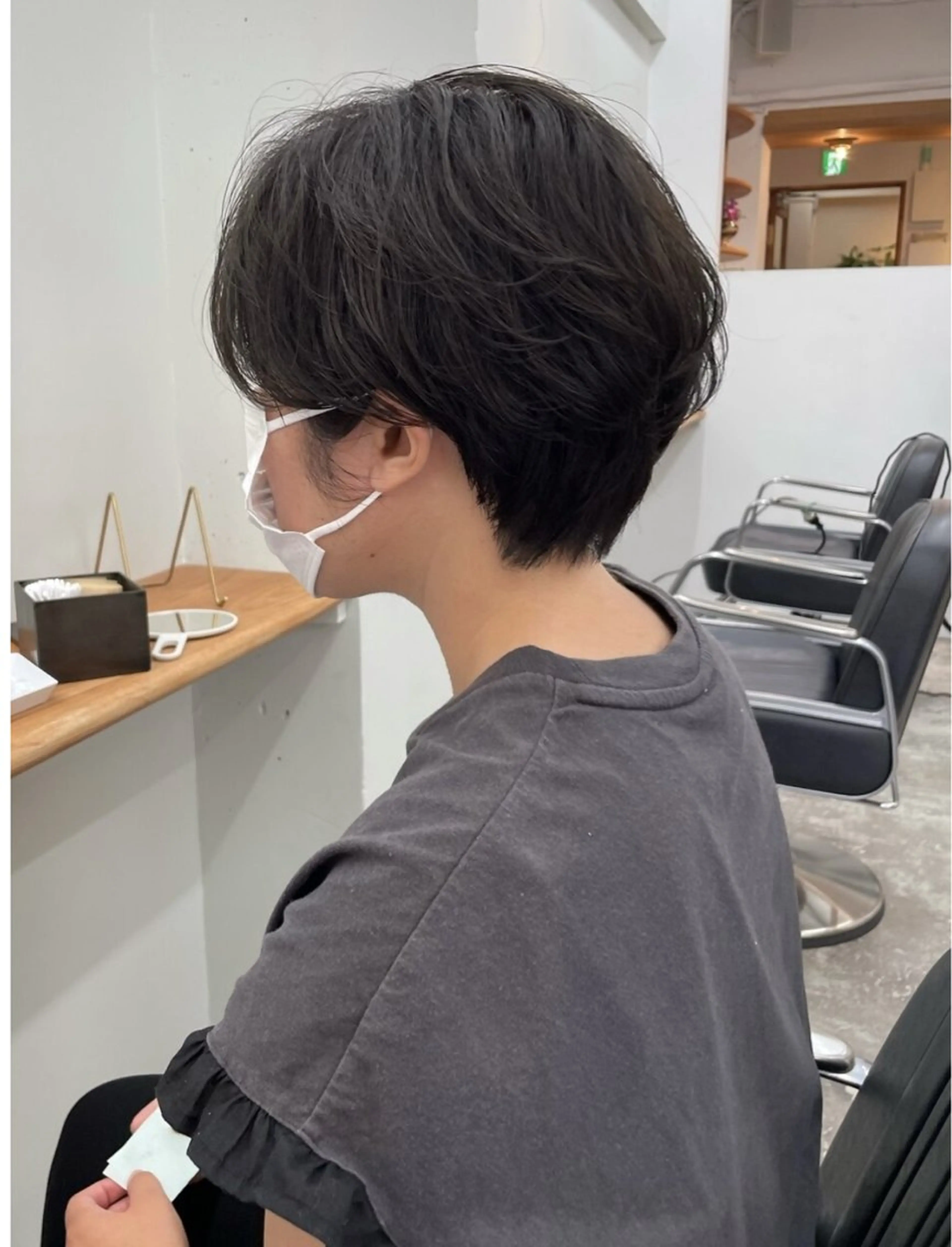 ショート カラー グレージュ ヘアカラー 立川艶髪カラーと映画 美容師YUJIのヘアスタイル