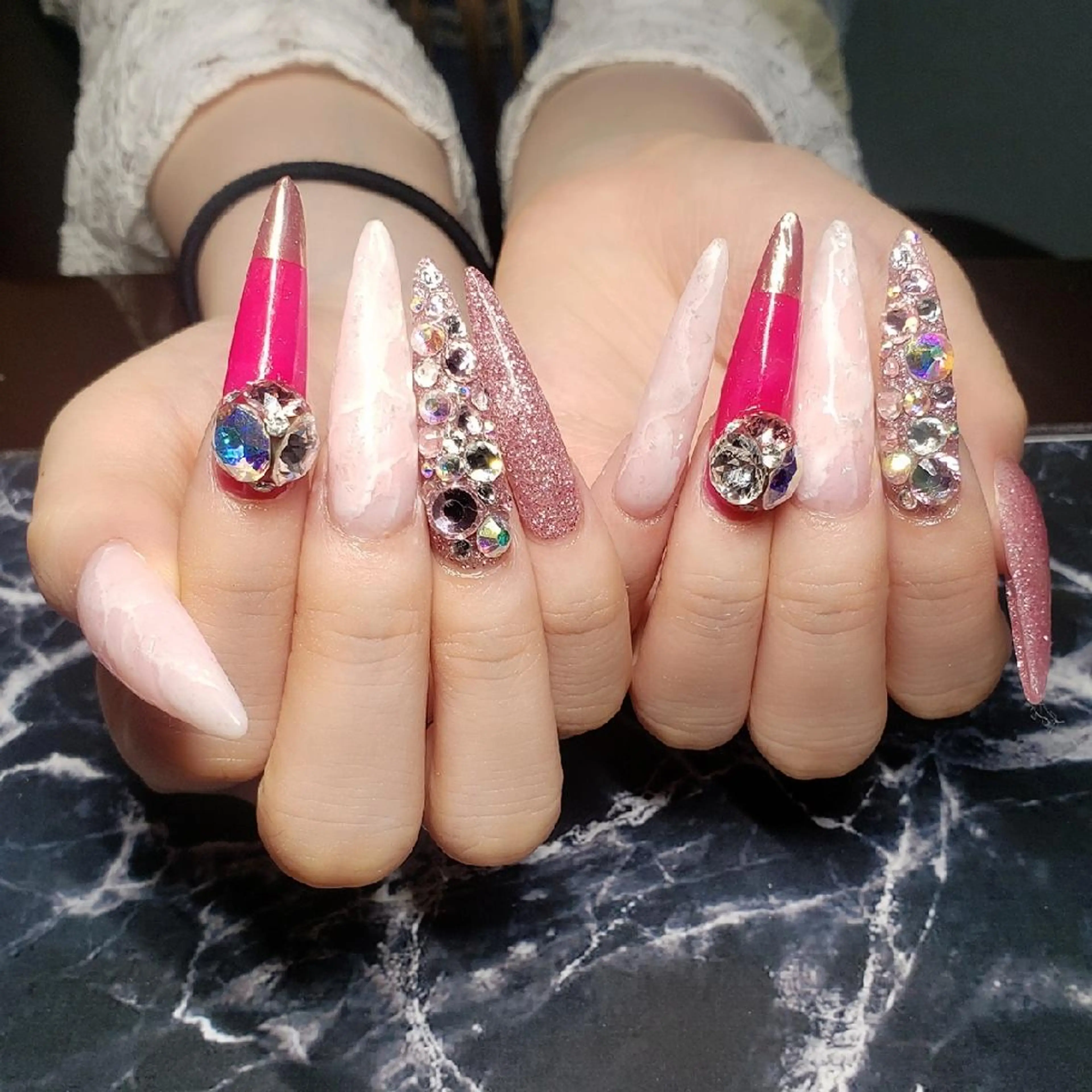 ネイル ロング アートネイル ストーンネイル ハンドネイル クロキ 。のネイルデザイン