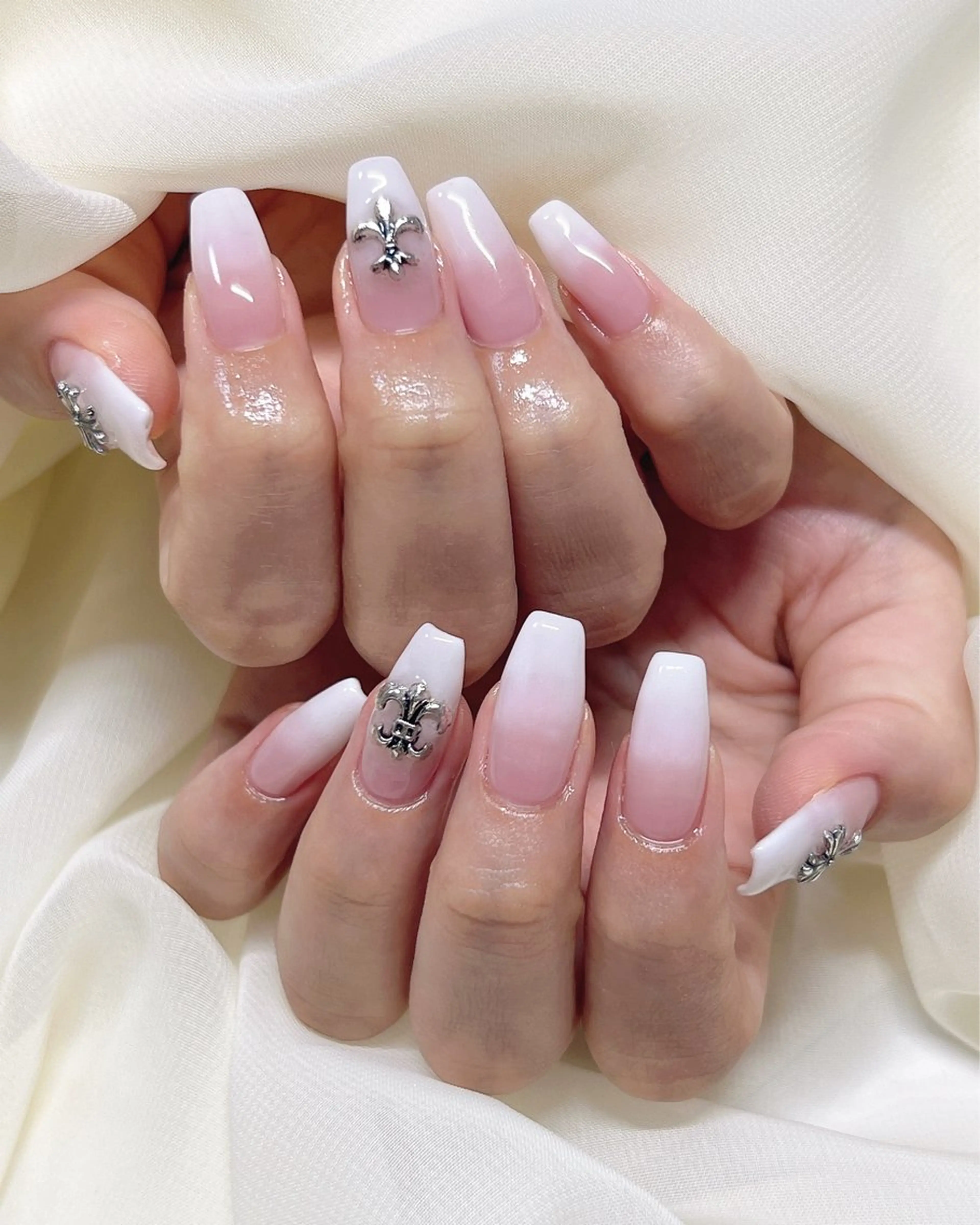 ネイル アートネイル 持ち込み nail salon MUAのネイルデザイン