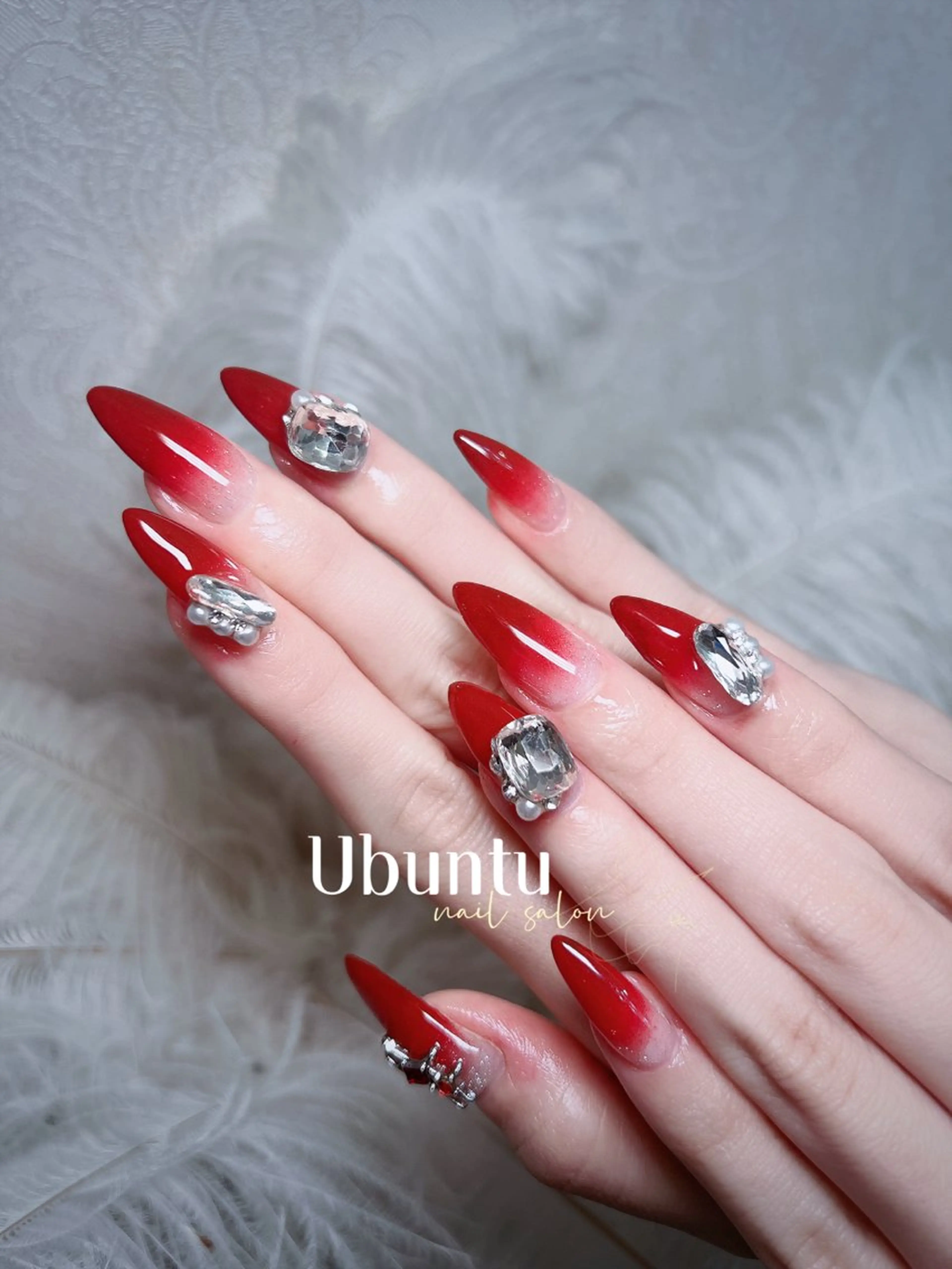 ネイル フラッシュネイル グラデーション 冬ネイル クリスマス ハンドネイル Ubuntu🎀 ネイルサロン✨のネイルデザイン