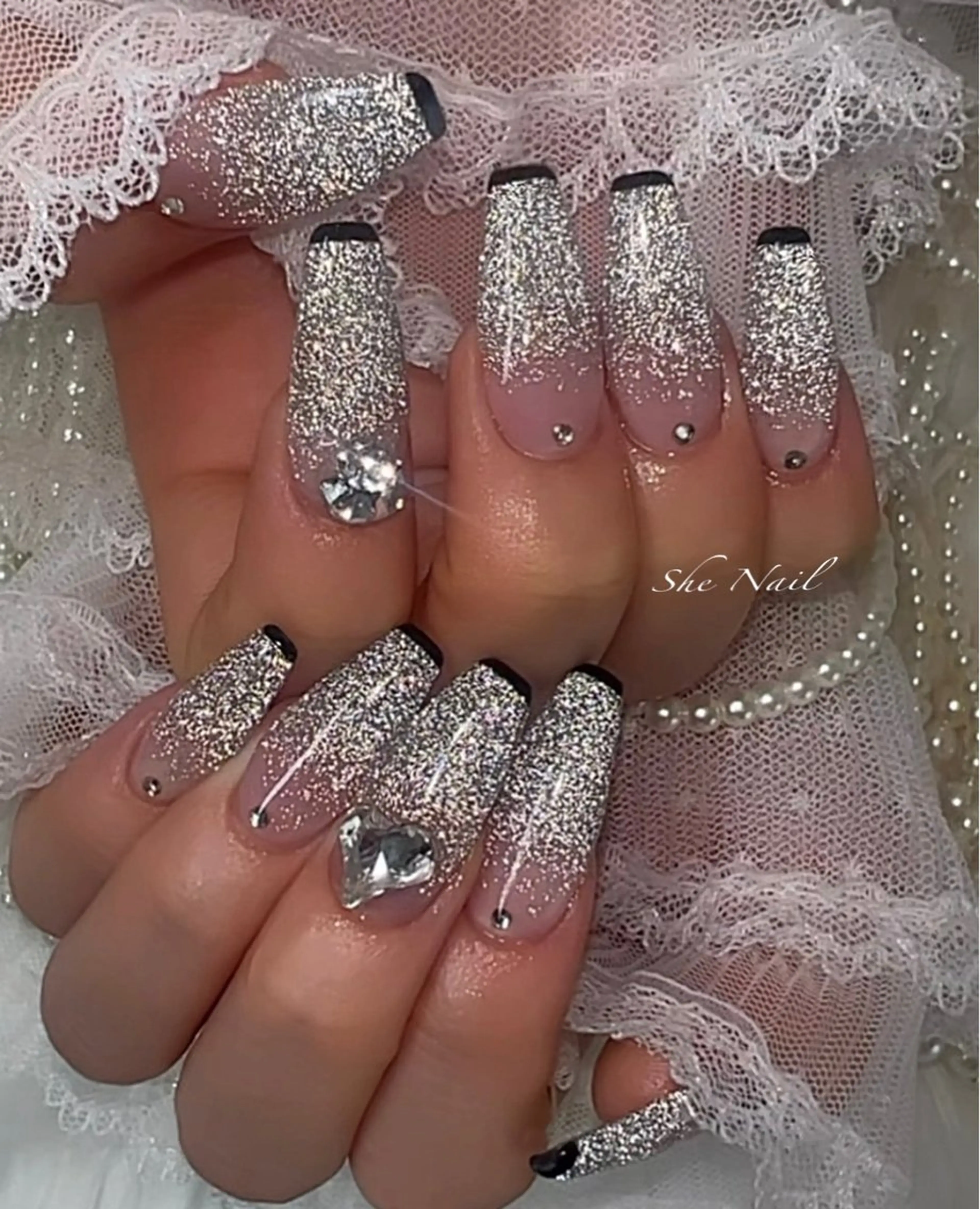 ネイル チークネイル 成人式 長さ出し フラッシュネイル グラデーション ハンドネイル She   Nail所属・ISA_ BELLAのネイルデザイン