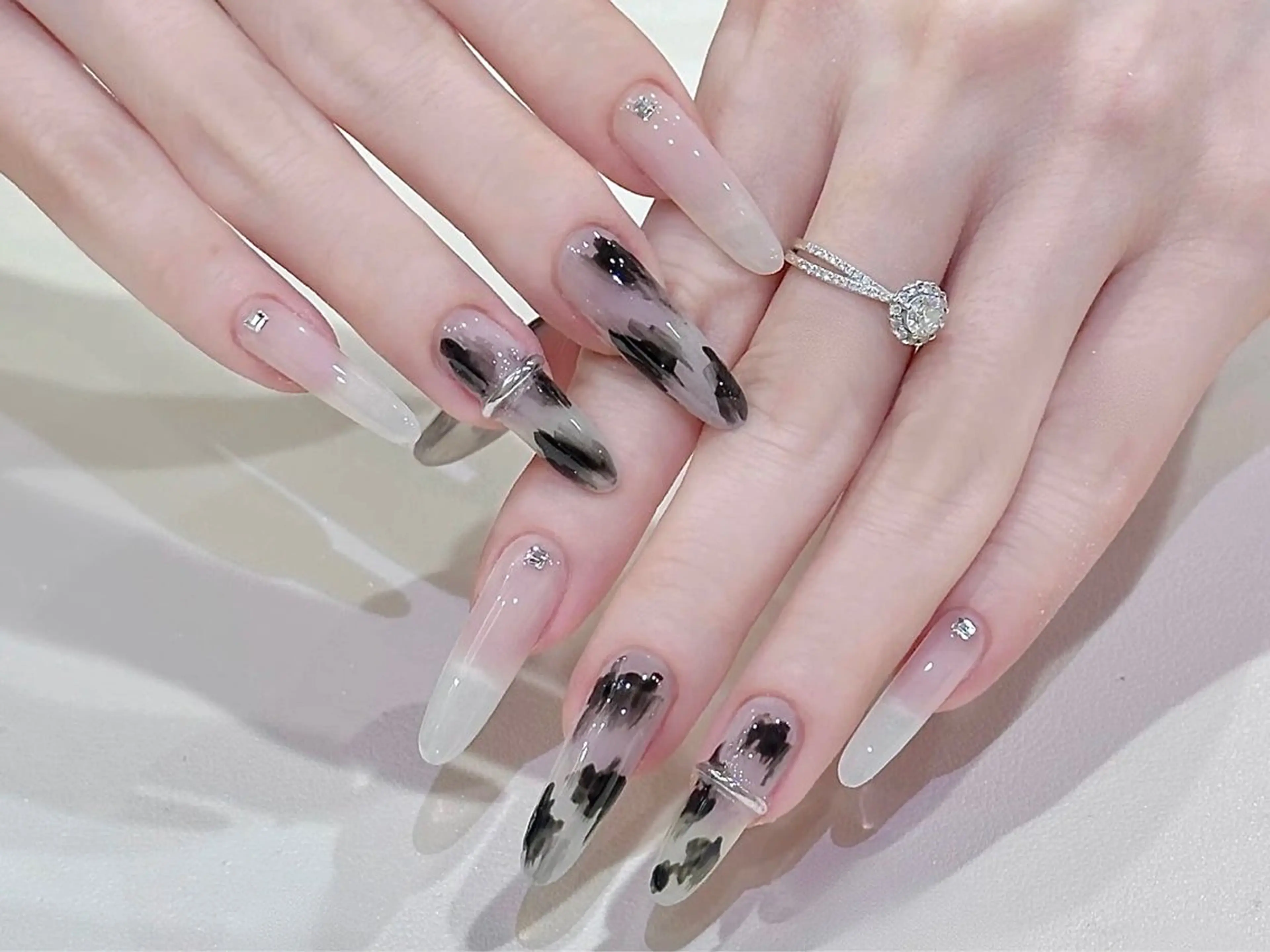 ネイル ハンドネイル ハンドケア DarkHoney 池袋店のネイルデザイン