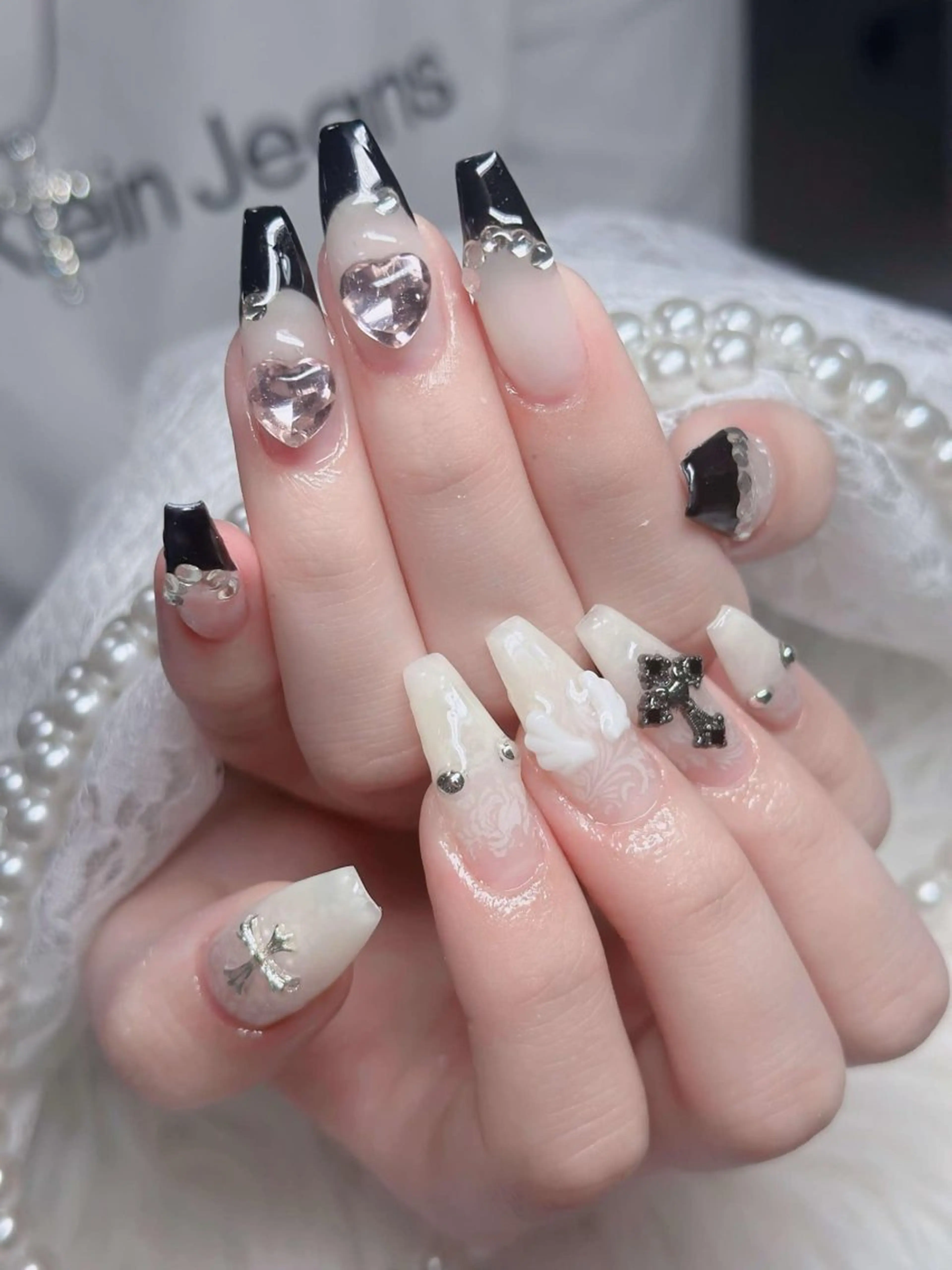 ネイル オーロラネイル フレンチネイル ジェルネイル ハロウィン キラキラネイル H.baby Nail Salonのネイルデザイン