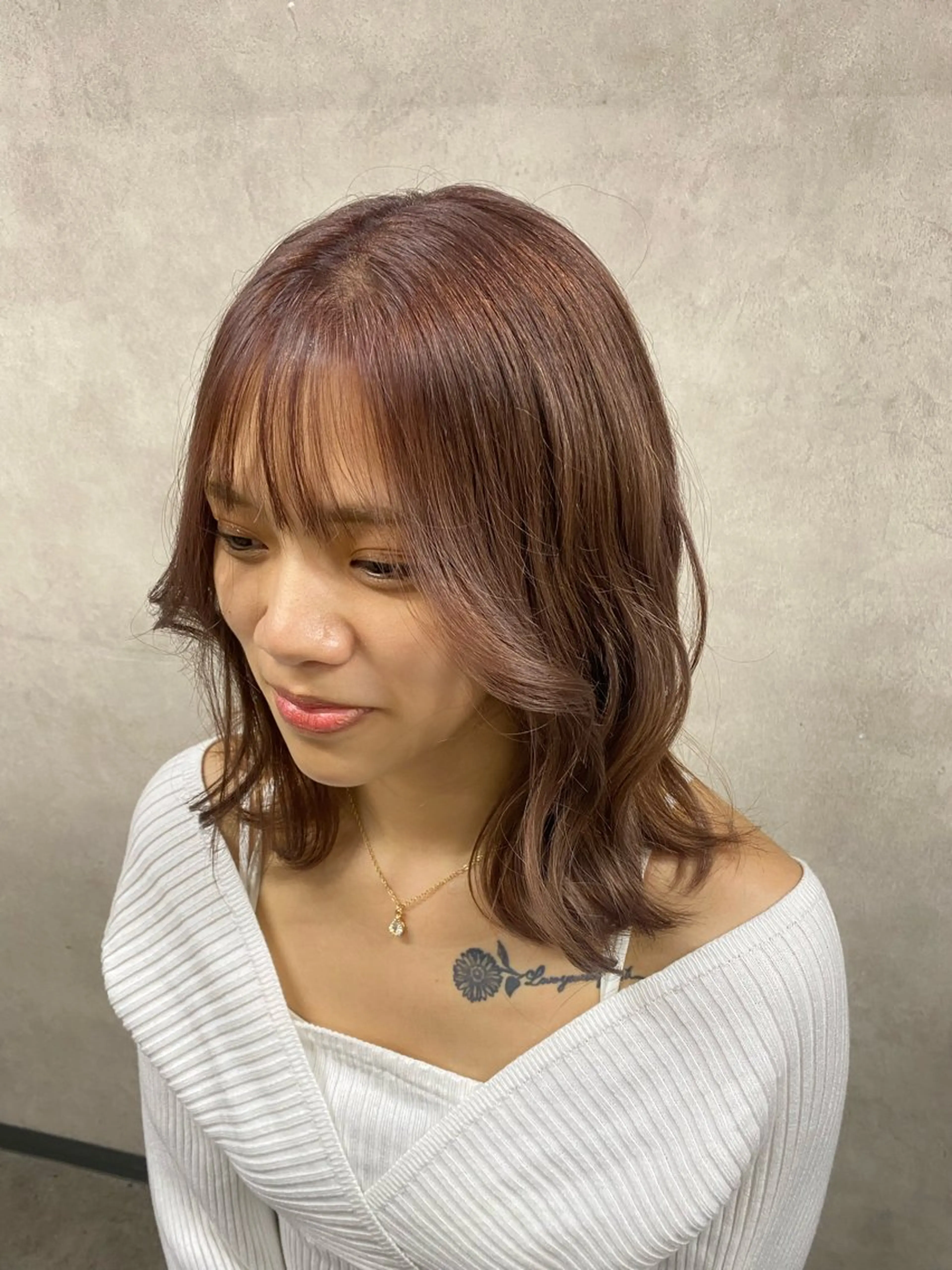 ミディアム カラー ベージュカラー ブリーチ ピンクカラー ピンクベージュ 衣笠 結愛のマツエク・マツパデザイン