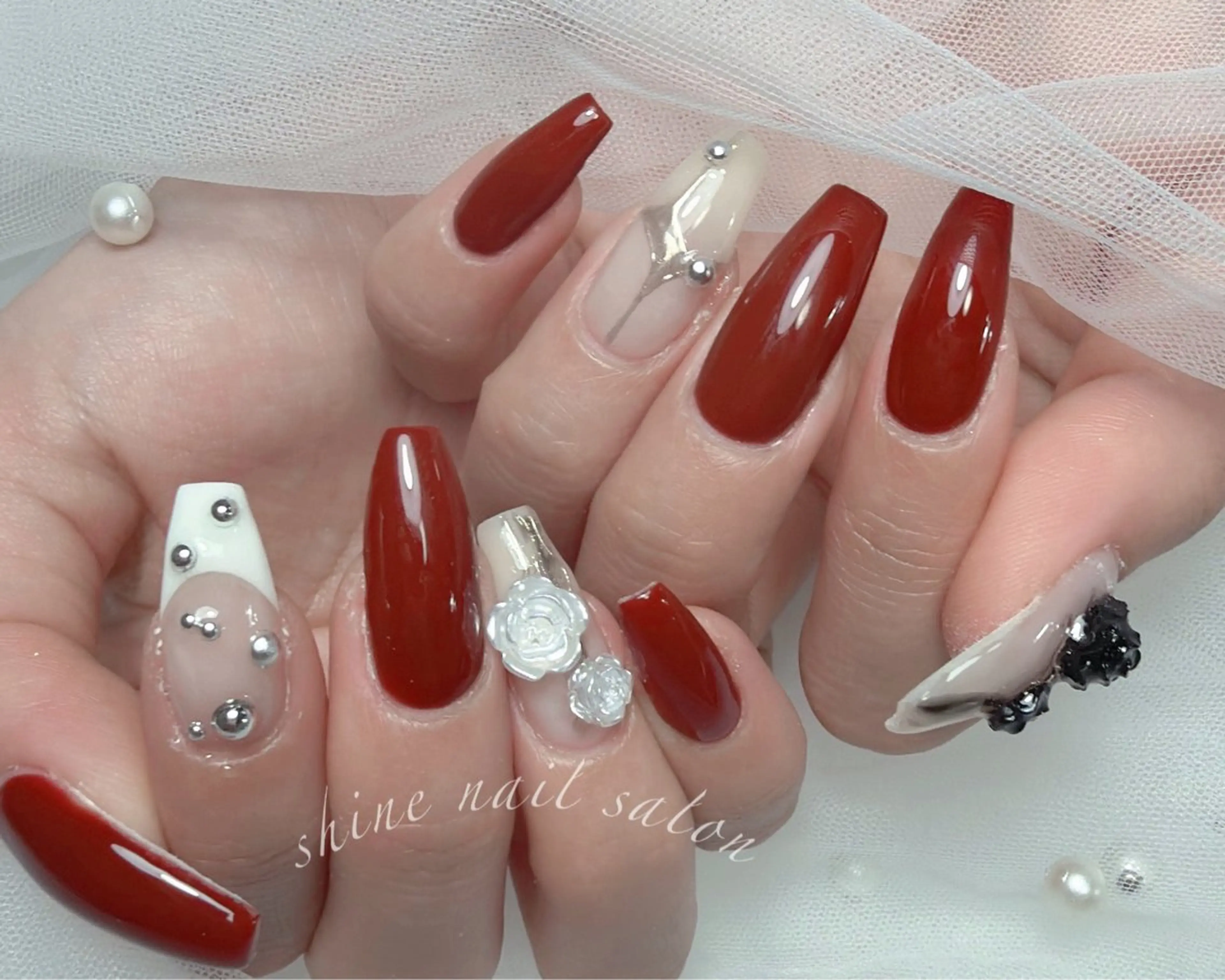 ネイル shineジェル& チップ長さだしのネイルデザイン