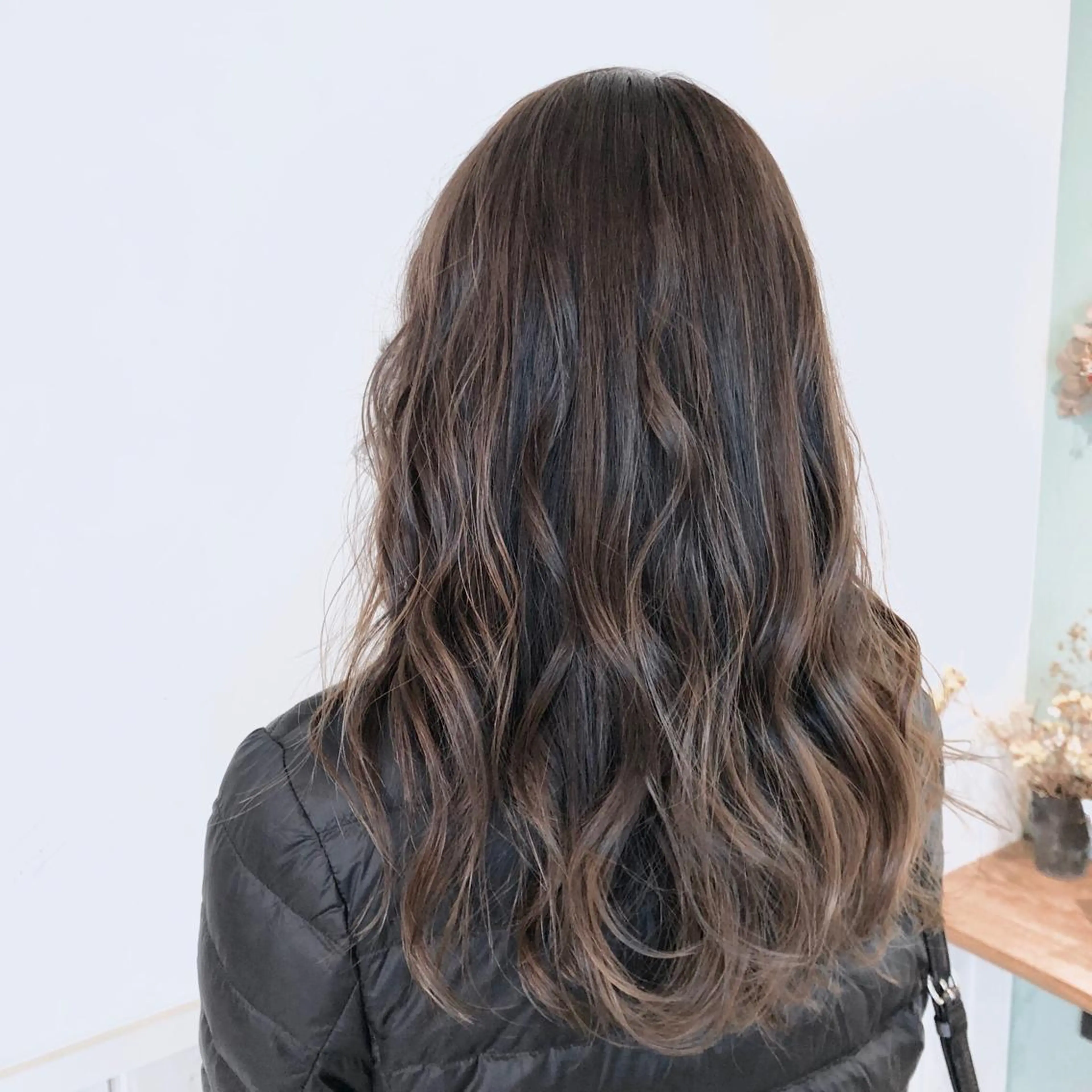 セミロング カラー パーマ ヘアアレンジ バレイヤージュ ベージュカラー ブリーチ 透明感カラー グラデーションカラー 【ツヤ髪美容師】 ツダケイスケのヘアスタイル