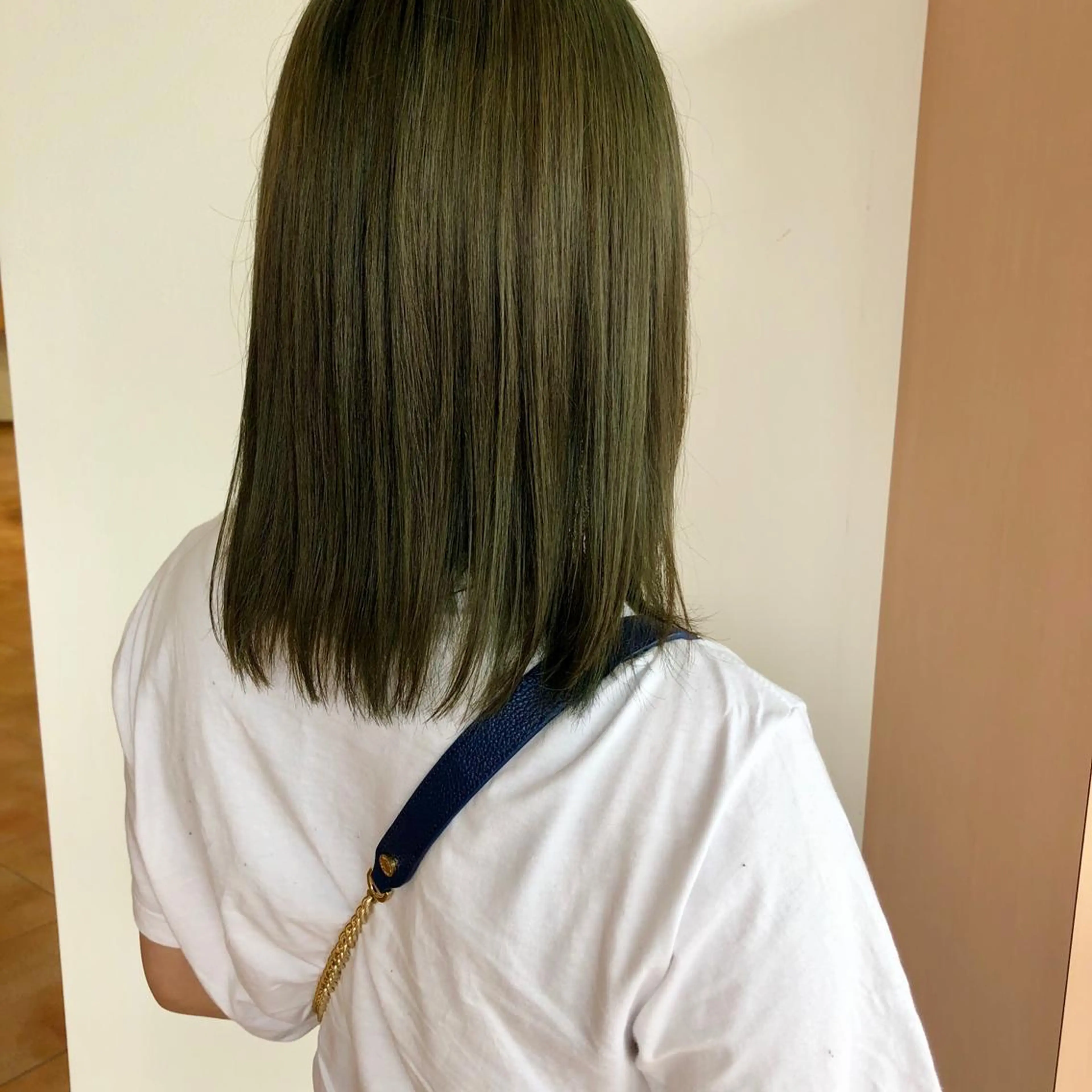 ミディアム カラー グレージュ オリーブグレージュ オリーブグレー ヘアカラー karen ☺︎のヘアスタイル