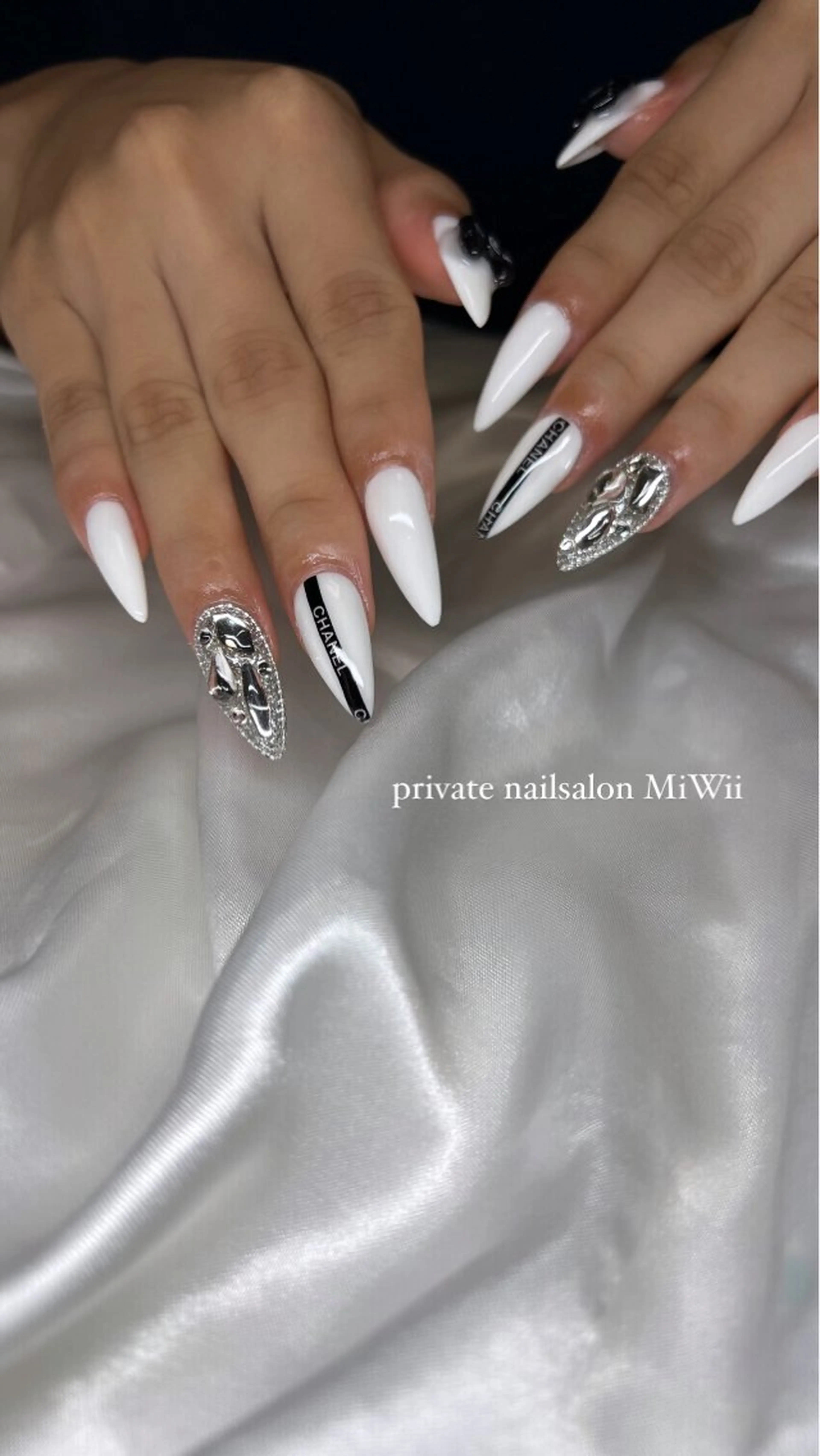 ネイル 𝐧𝐚𝐢𝐥 𝐌𝐢𝐖𝐢𝐢のネイルデザイン