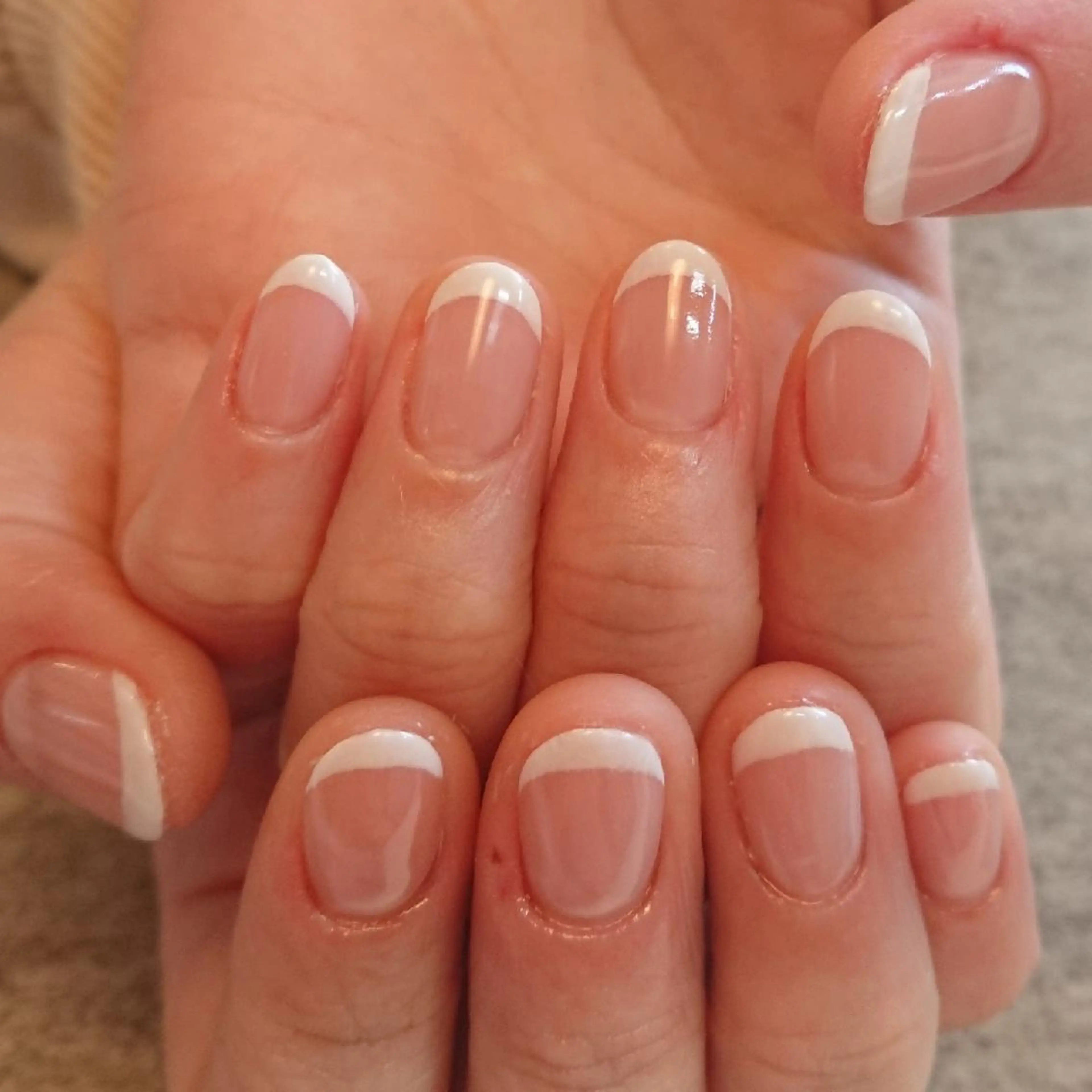 ネイル フレンチネイル ジェヌインネイル 河内のネイルデザイン