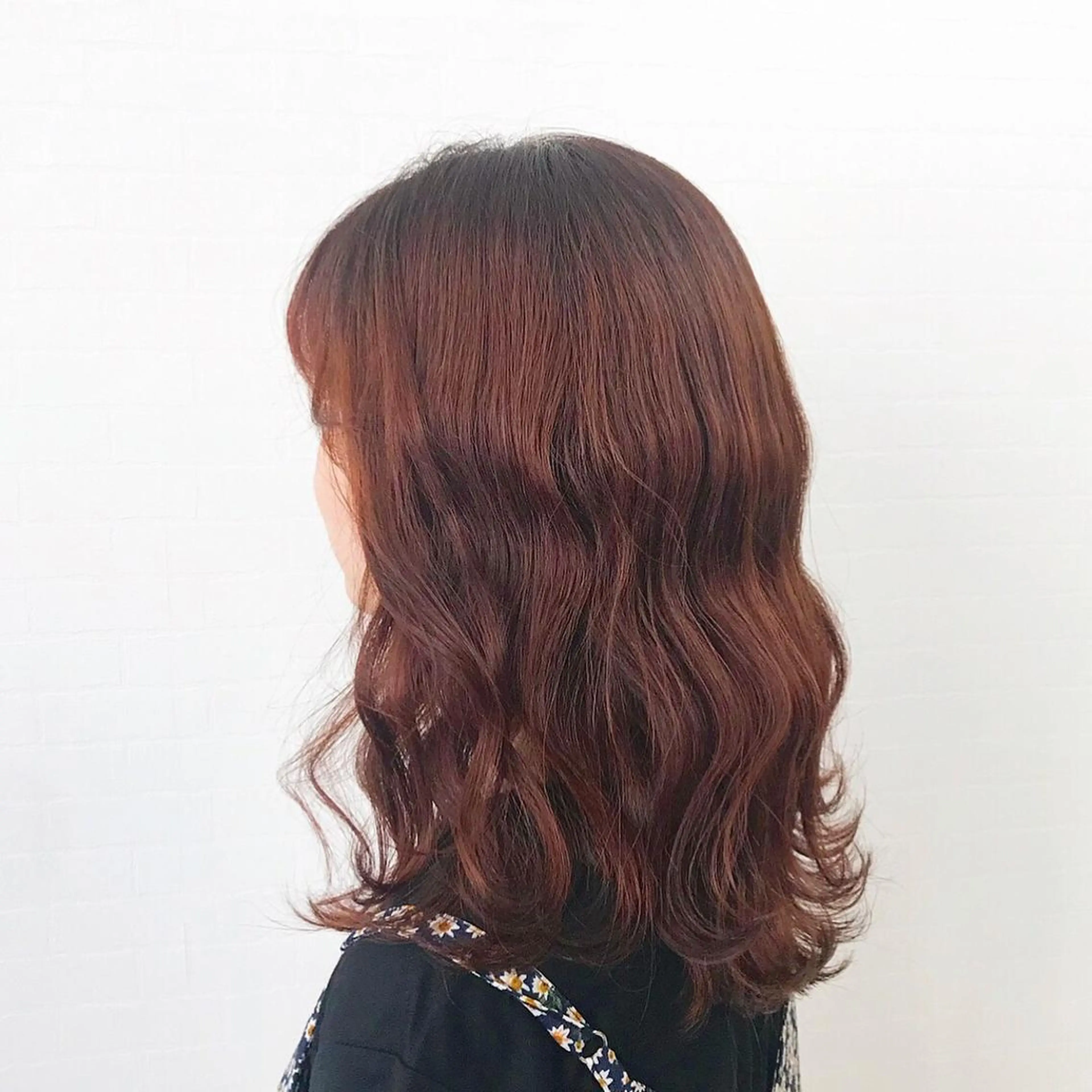 ミディアム カラー オリーブ/アッシュ やわらか透明感カラーのヘアスタイル