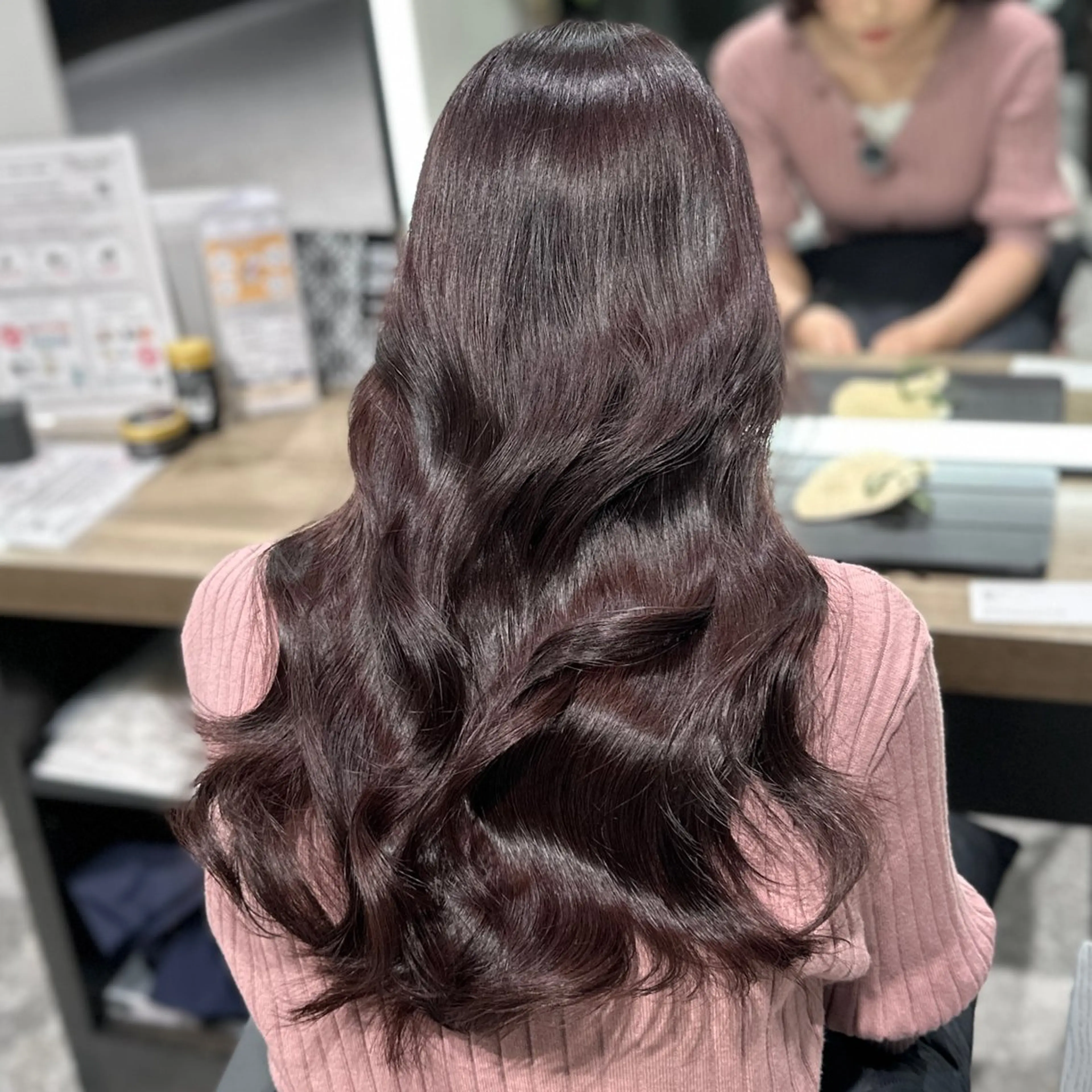ロング カラー グレージュ ラベンダーカラー ラベンダーグレージュ ラベンダーグレー カット ヘアカラー トリートメント レイヤー/グレージュ メンズパーマのヘアスタイル
