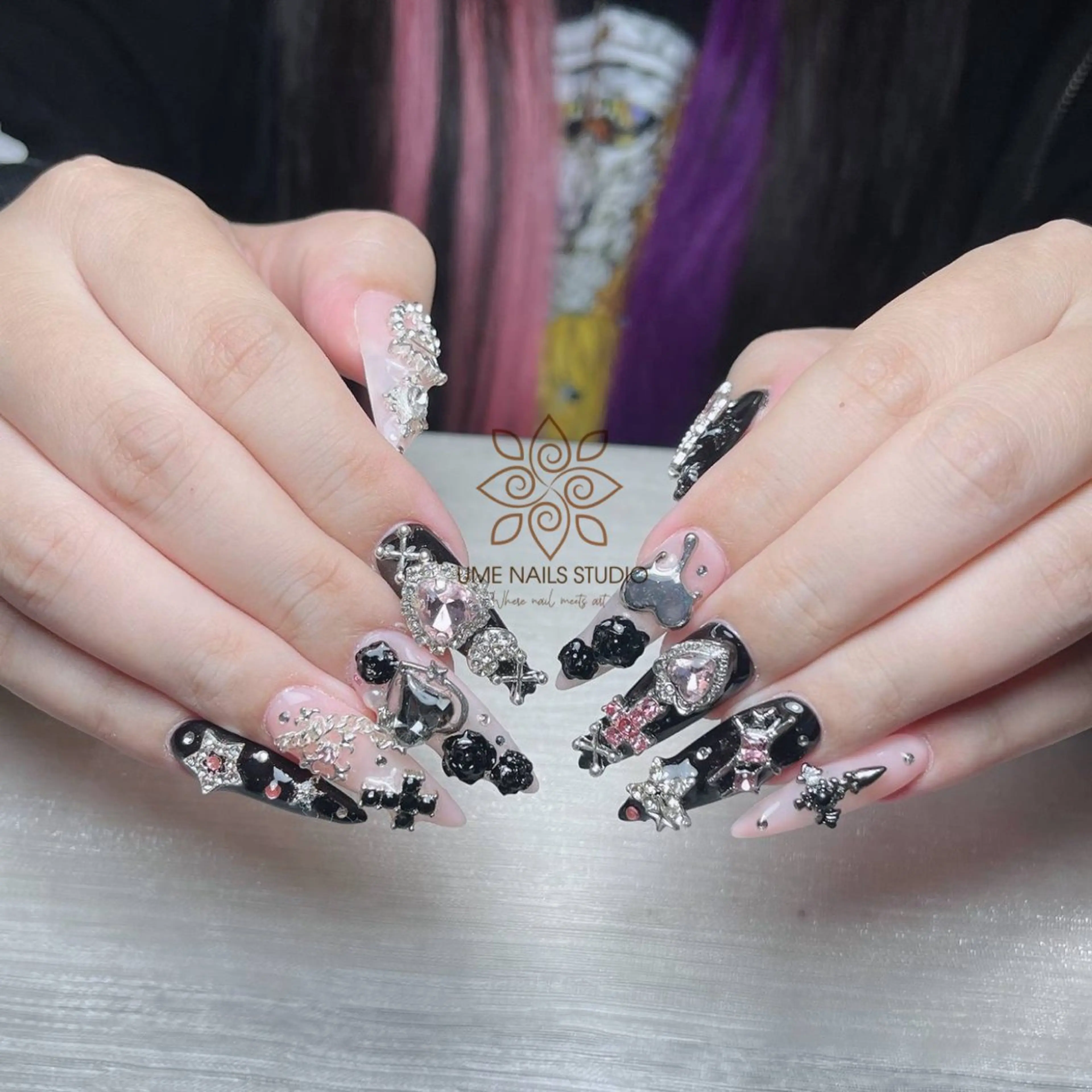 ネイル チークネイル クリアネイル ガーリー キラキラネイル 韓国ネイル Ume Nail Studioのネイルデザイン