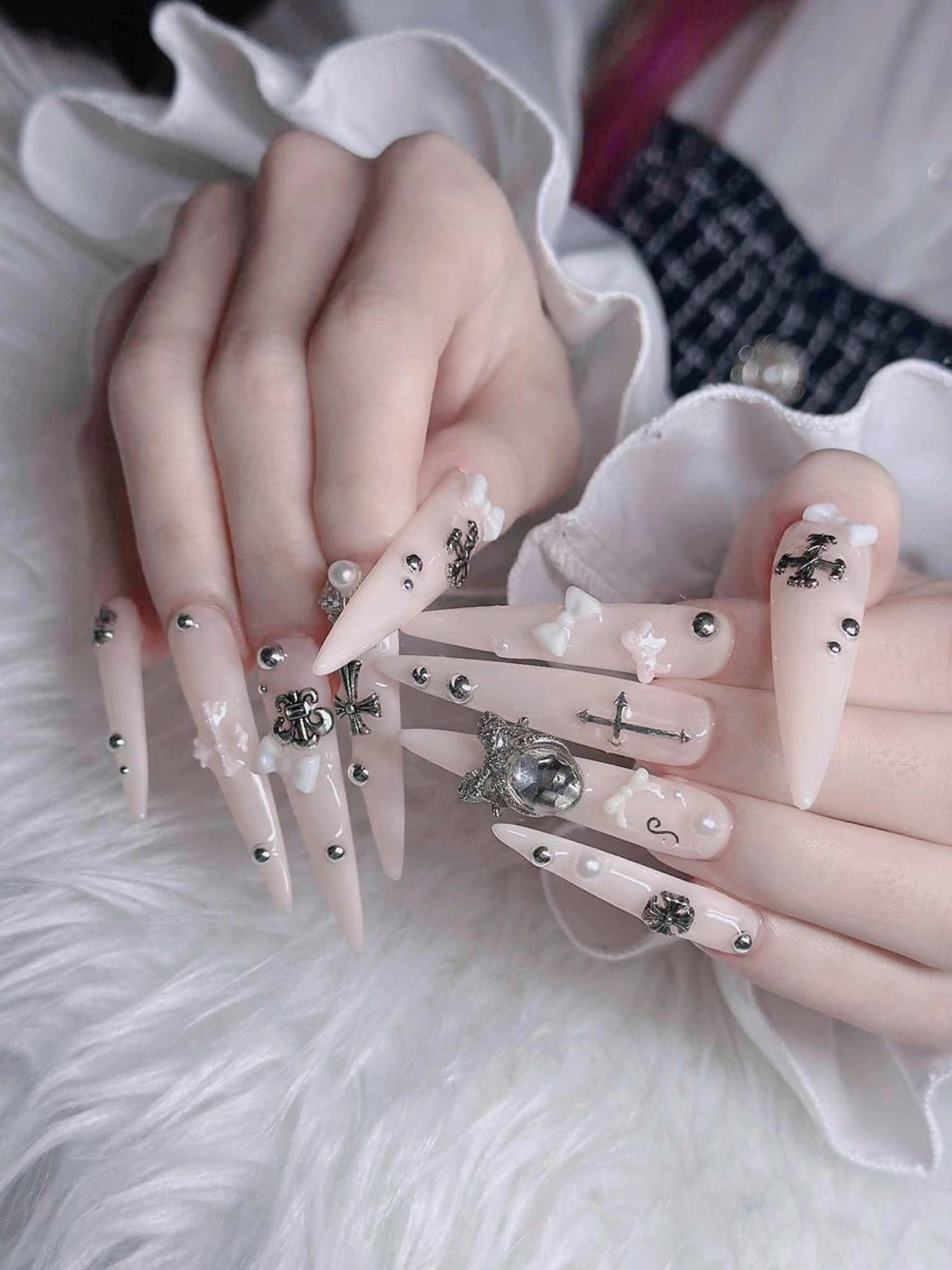 ネイル アートネイル ボルドー フレンチネイル ジェルネイル 氷ネイル・うるうるネイル ハンドネイル Julie Nailのネイルデザイン