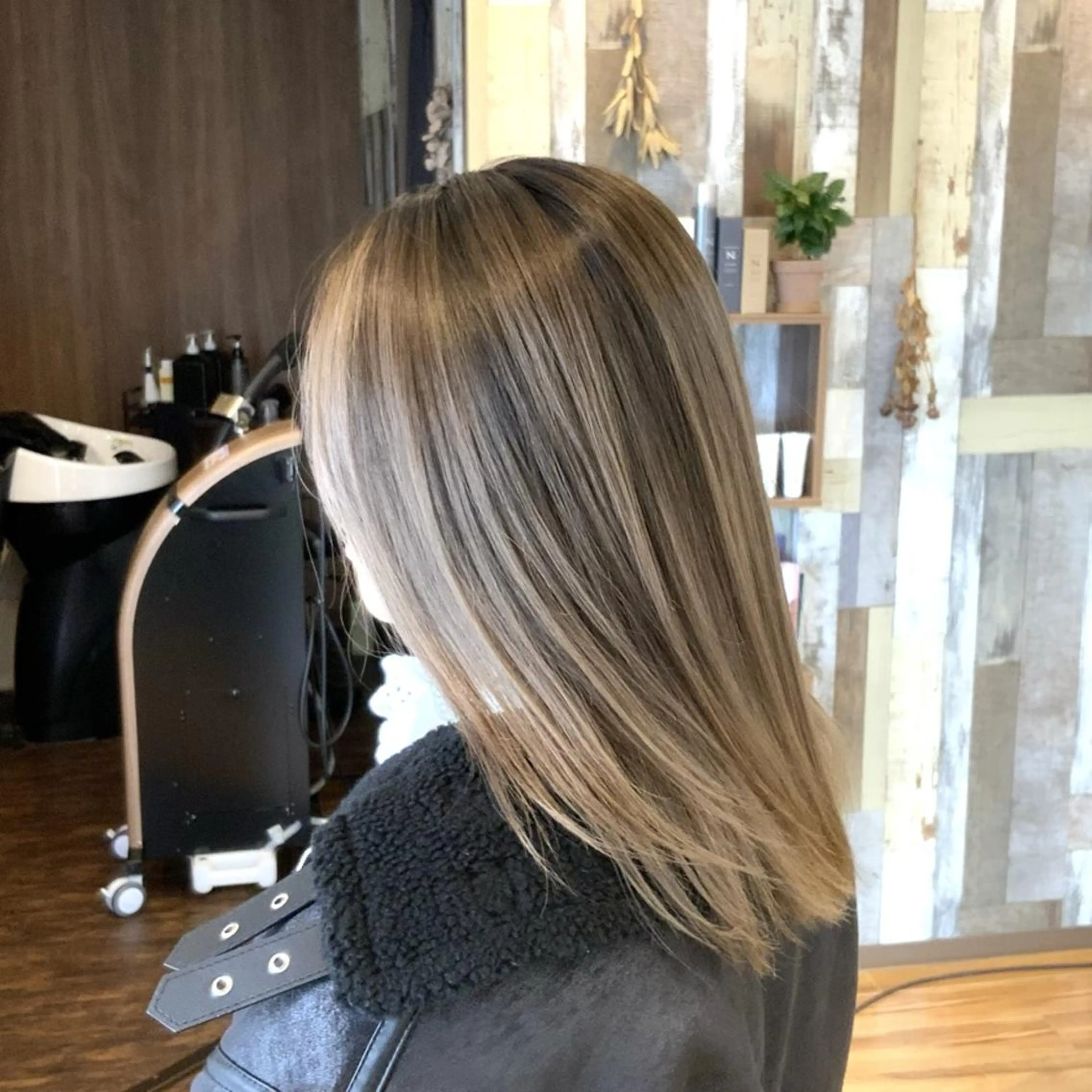 ミディアム レイヤーカット 🍀favori🍀 kanekoのヘアスタイル