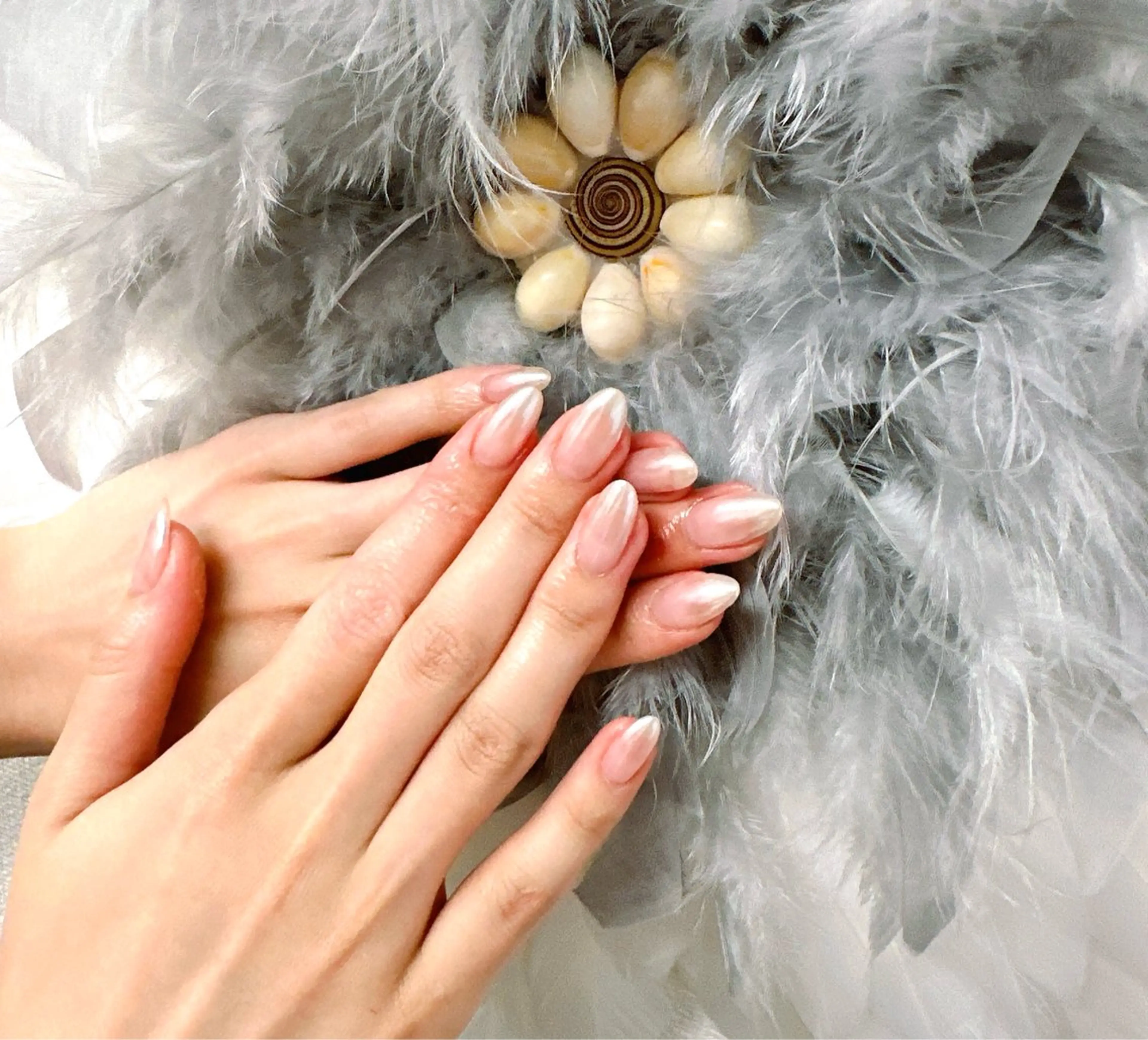 ネイル グラデーション ミラーネイル Pretty Nail Salonのネイルデザイン