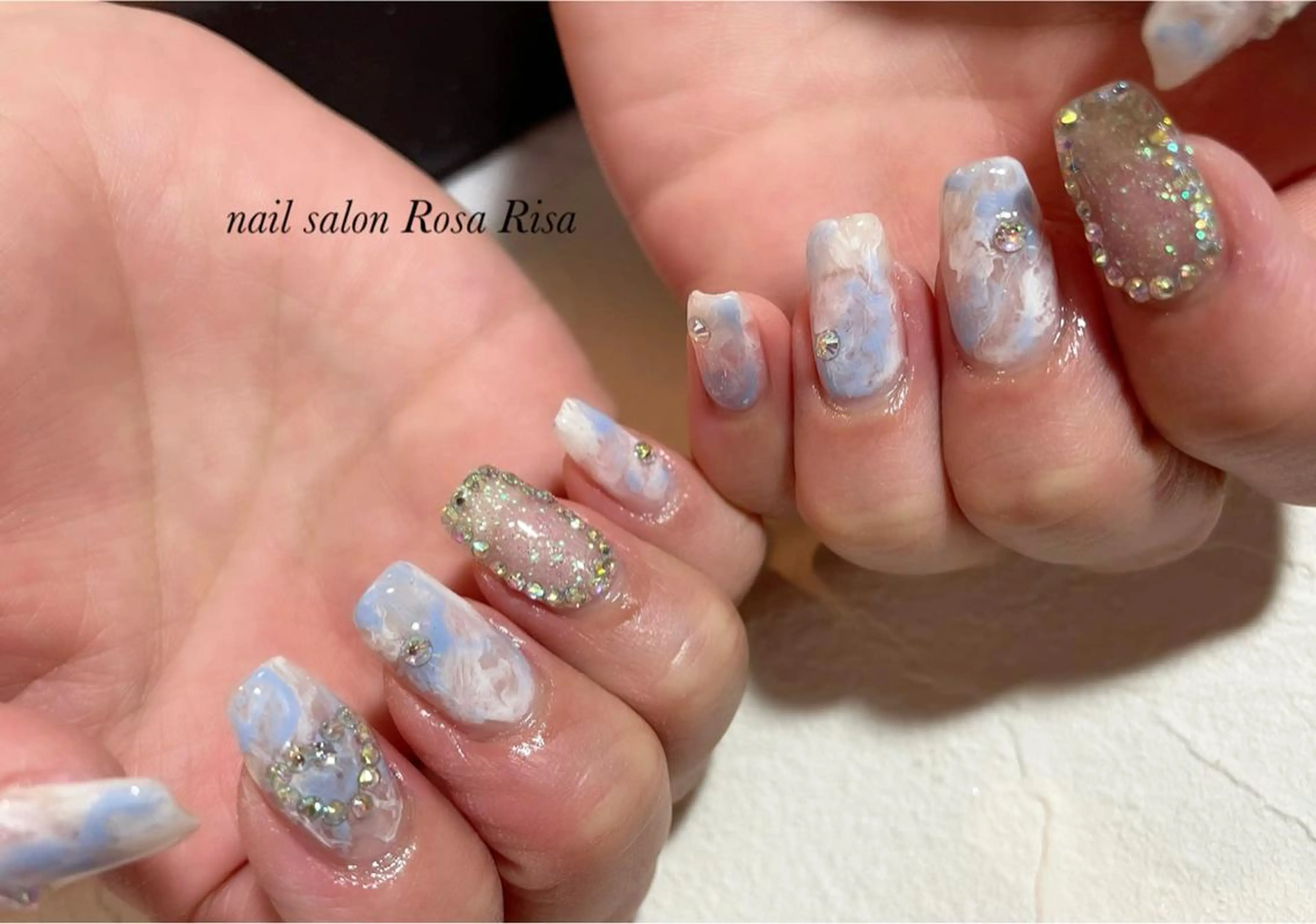 セミロング ネイル キラキラネイル 大理石ネイル(マーブル) ネイルスタジオ シェイクユアハンズのネイルデザイン