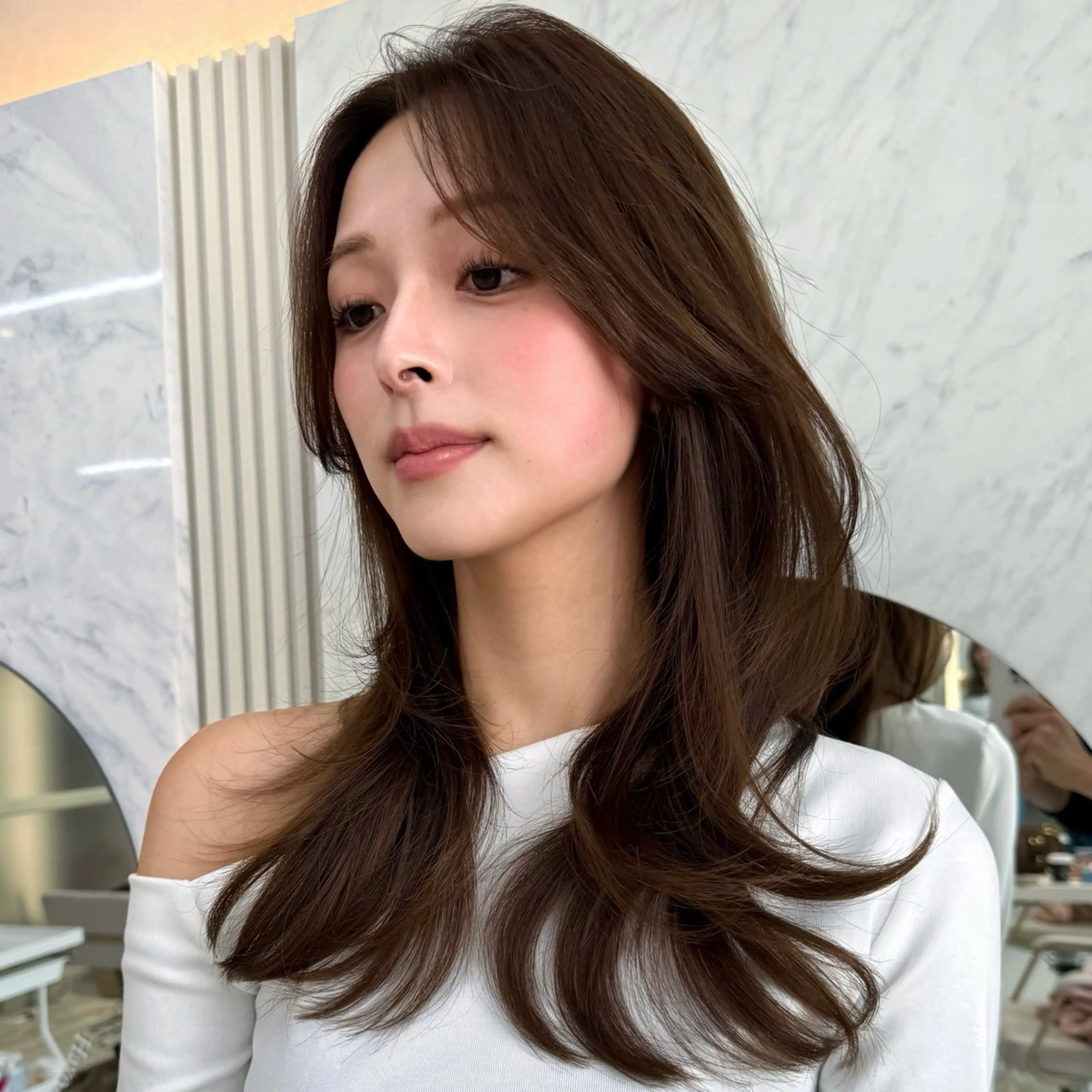 セミロング カット トリートメント 似合わせレイヤー/ 透明感カラーのヘアスタイル