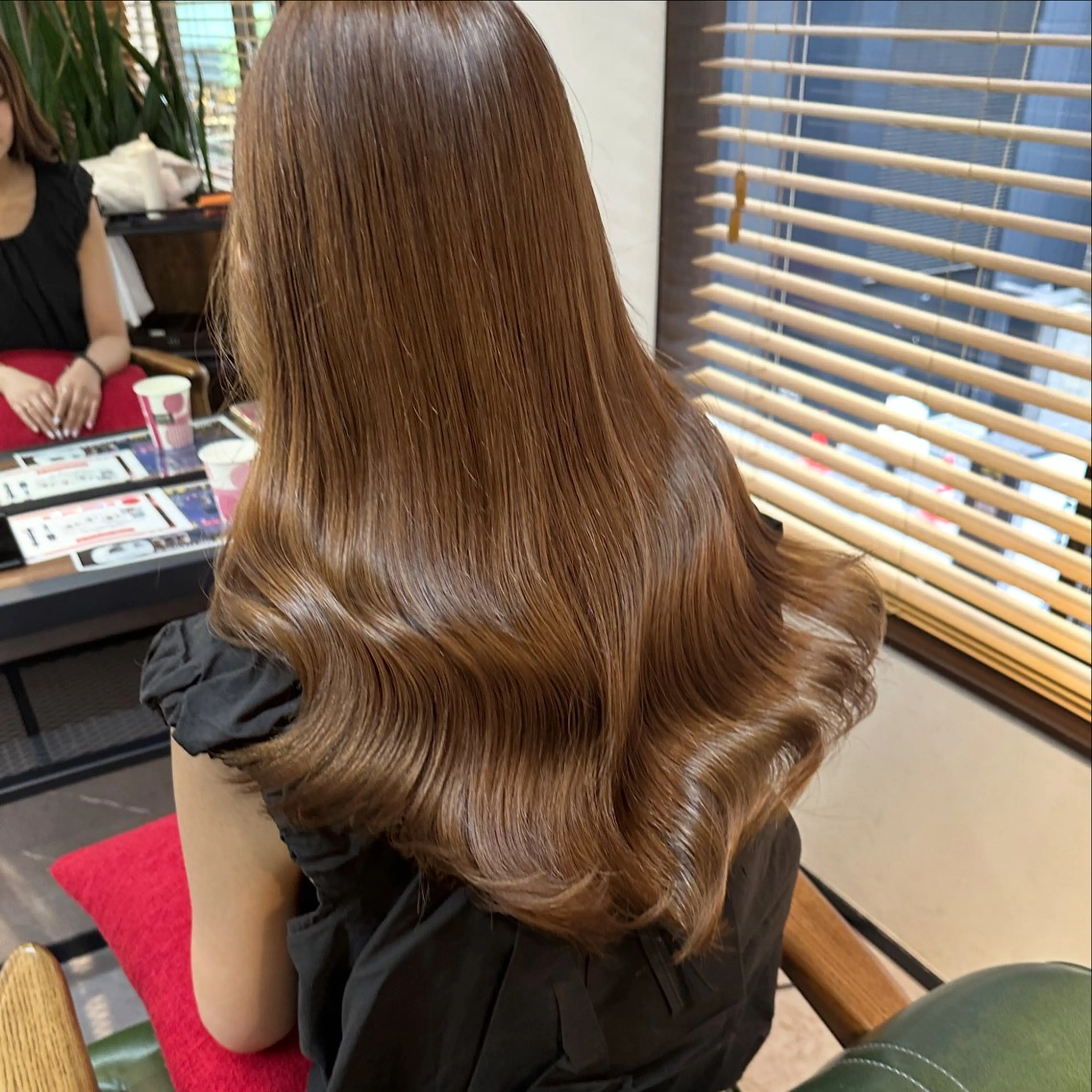 ロング カラー Bonheur 銀座並木通り店所属・金ウンス 髪質改善カラーのヘアスタイル