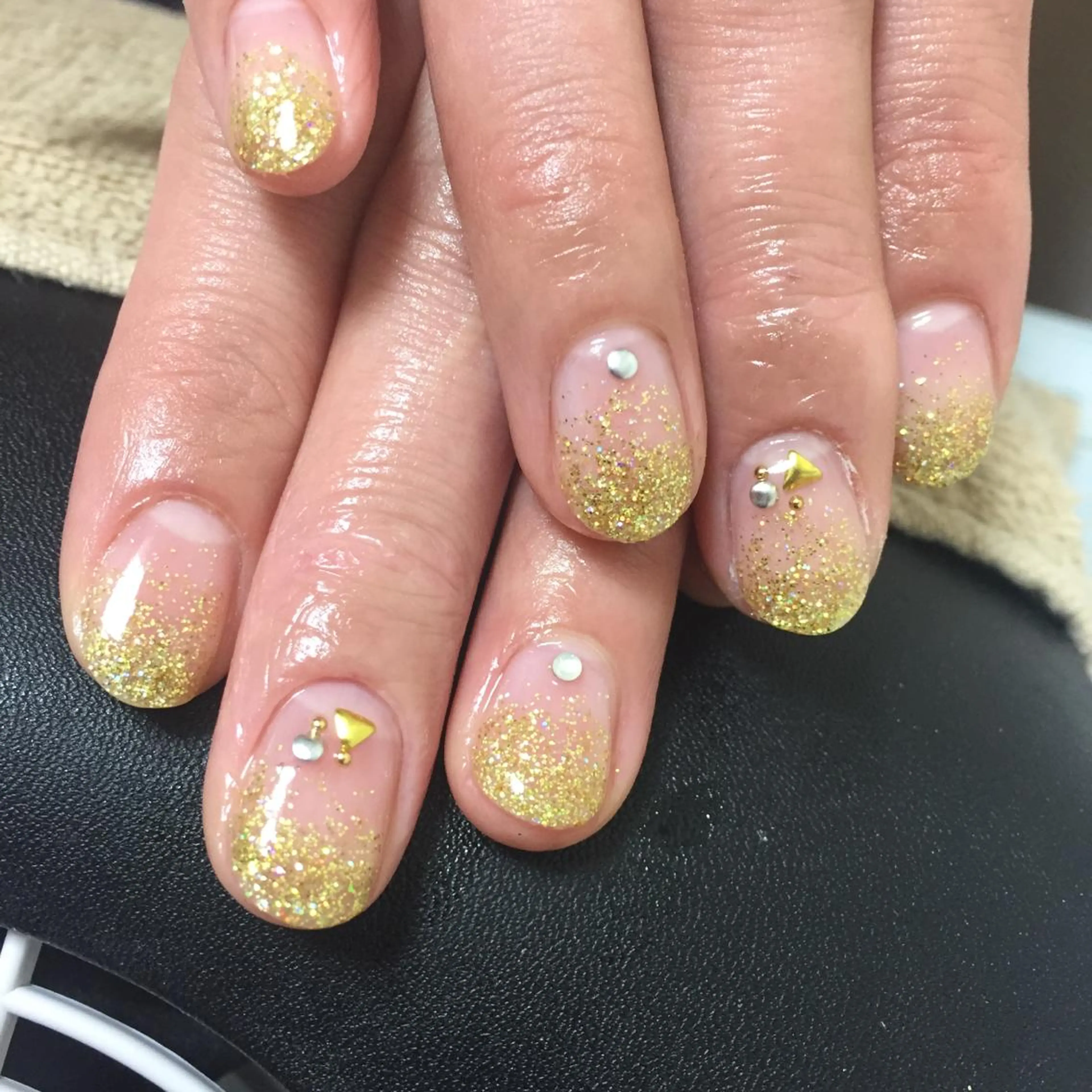 ネイル ゴールド ラメ(グリッター) CHERIMO シェリモのネイルデザイン