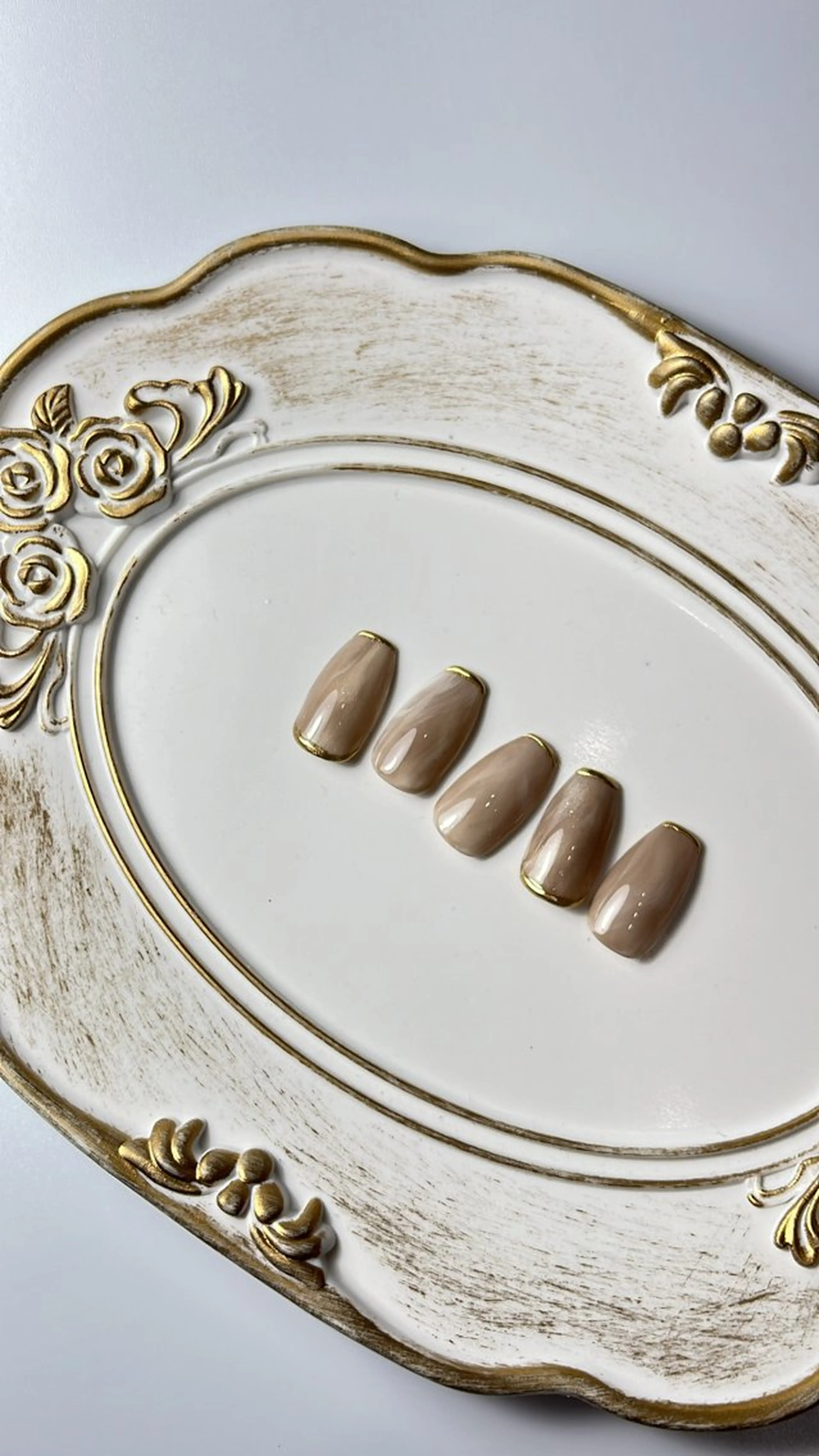 ネイル ゴールド ニュアンスネイル ハンドネイル nail salon toki.のネイルデザイン