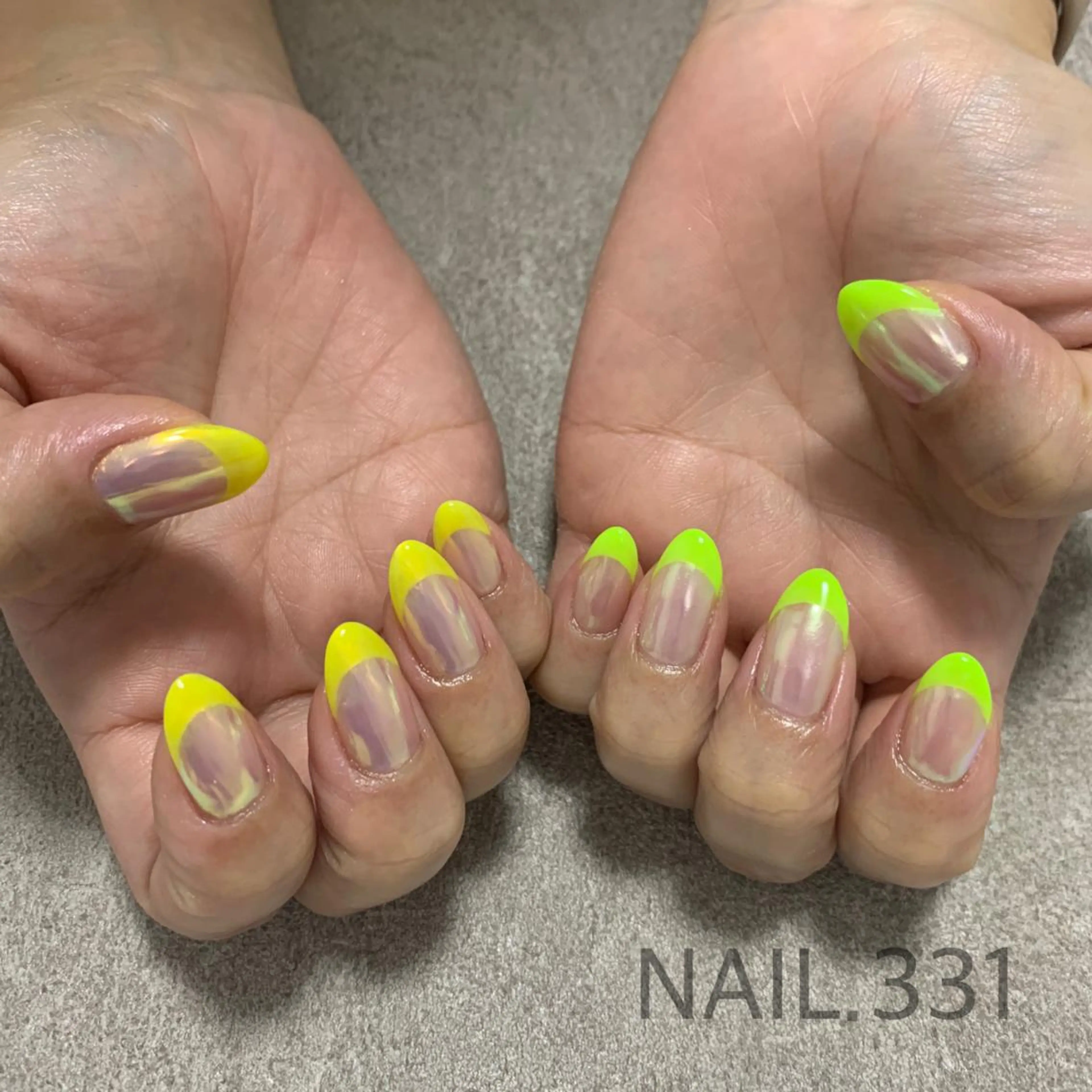 ネイル オーロラネイル フレンチネイル 夏ネイル NAIL.331所属・Nail 331のネイルデザイン