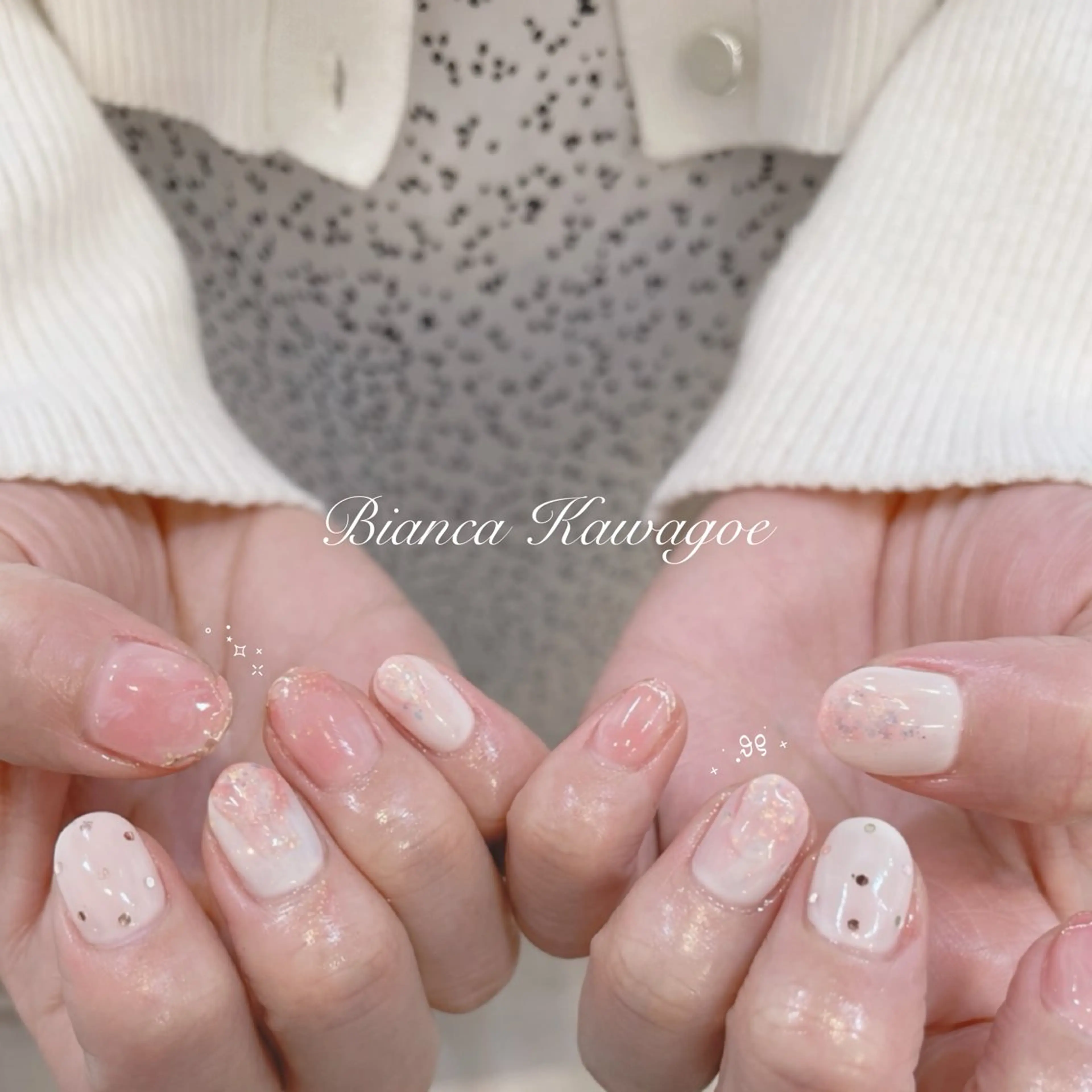 ネイル オーロラネイル ドット ゴールド ホログラムネイル ミラーネイル Bianca川越店 kageyamaのネイルデザイン