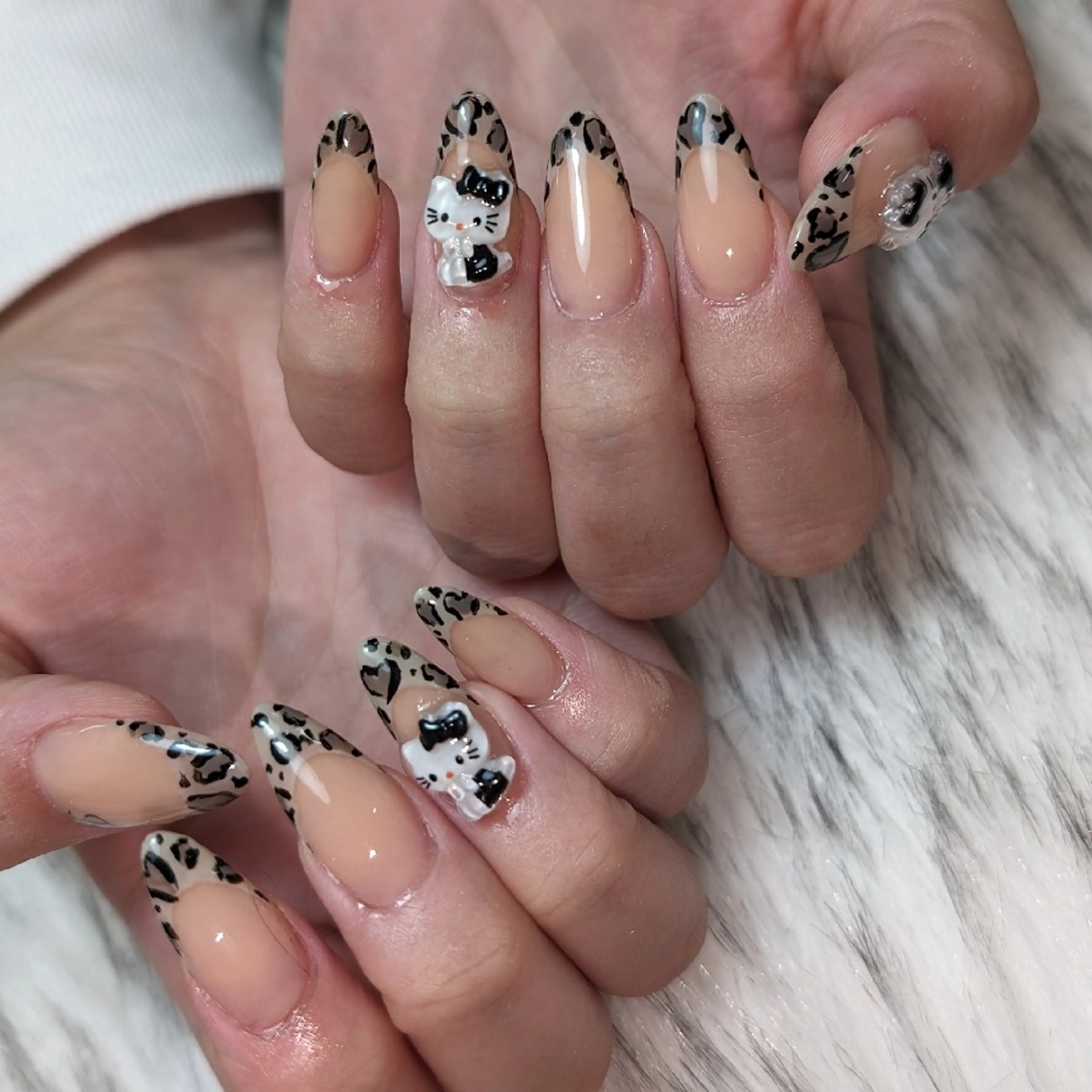 ネイル ハンドネイル RUNWAY 　　の眉毛・アイブロウイメージ