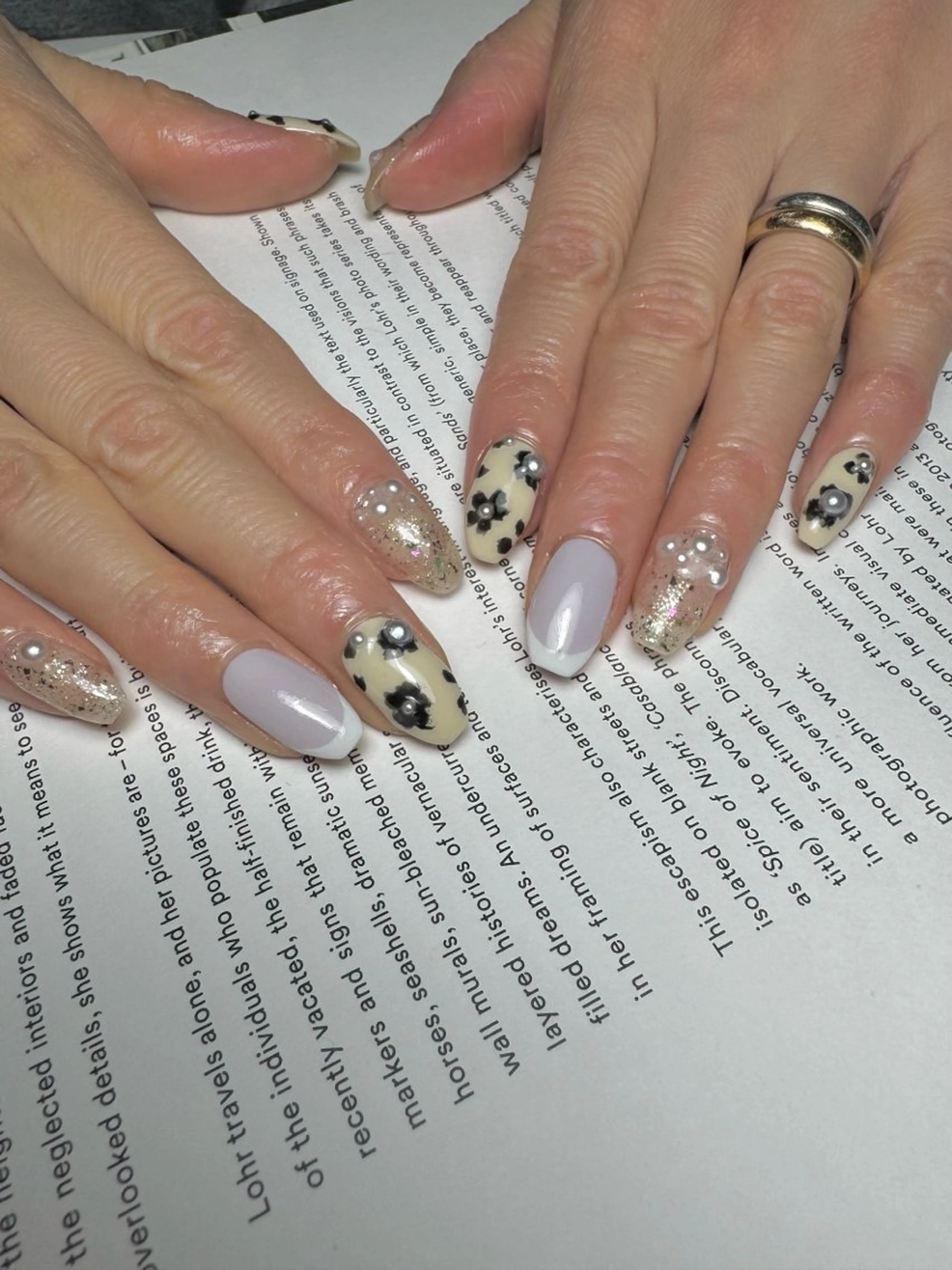 ネイル フラワーネイル ニュアンスネイル 春ネイル ハンドネイル 白日-hakubi nail-のネイルデザイン