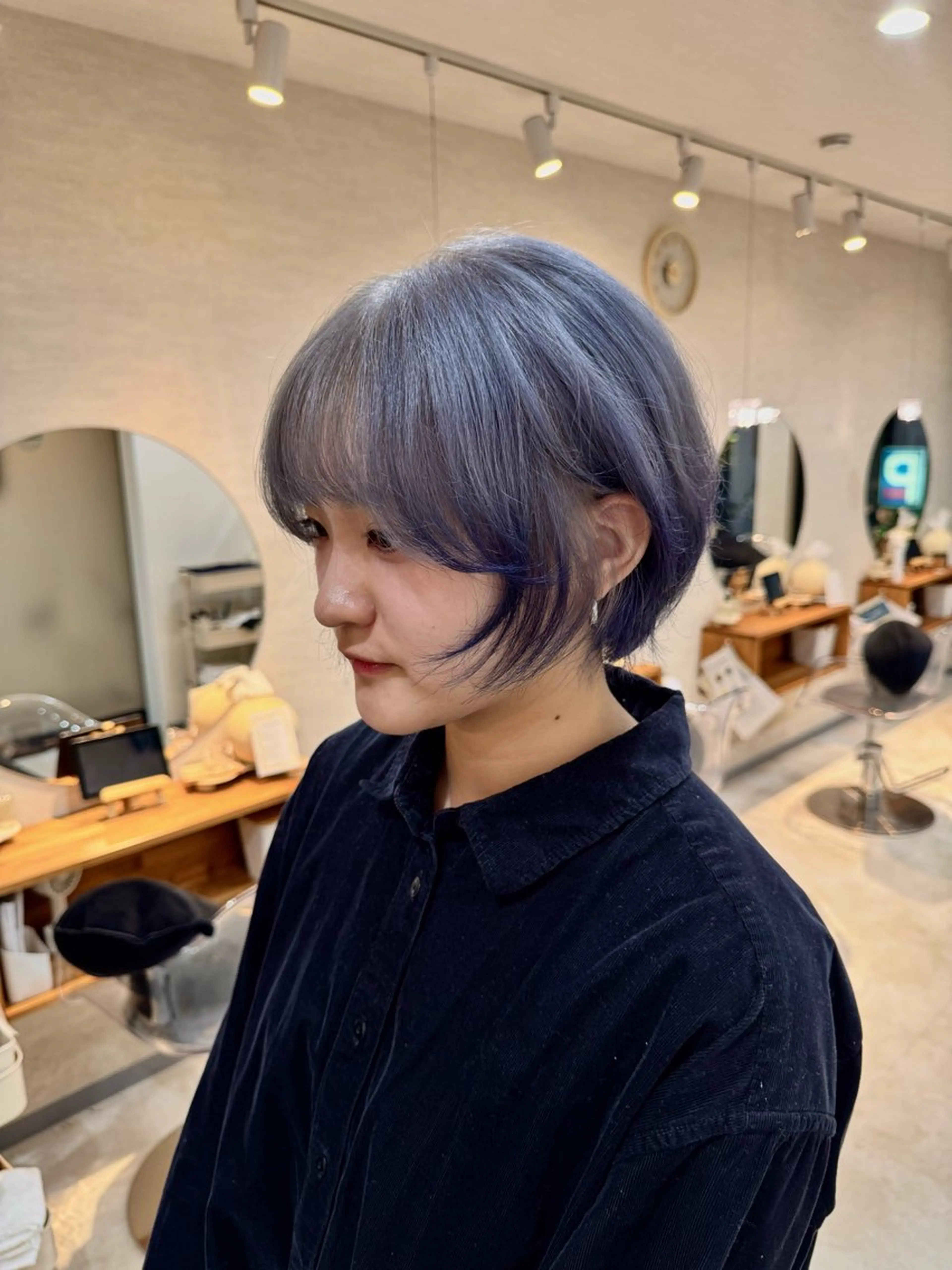 ショート カラー ヘアカラー トリートメント ブリーチ/レイヤー/ コイデリュウセイのヘアスタイル