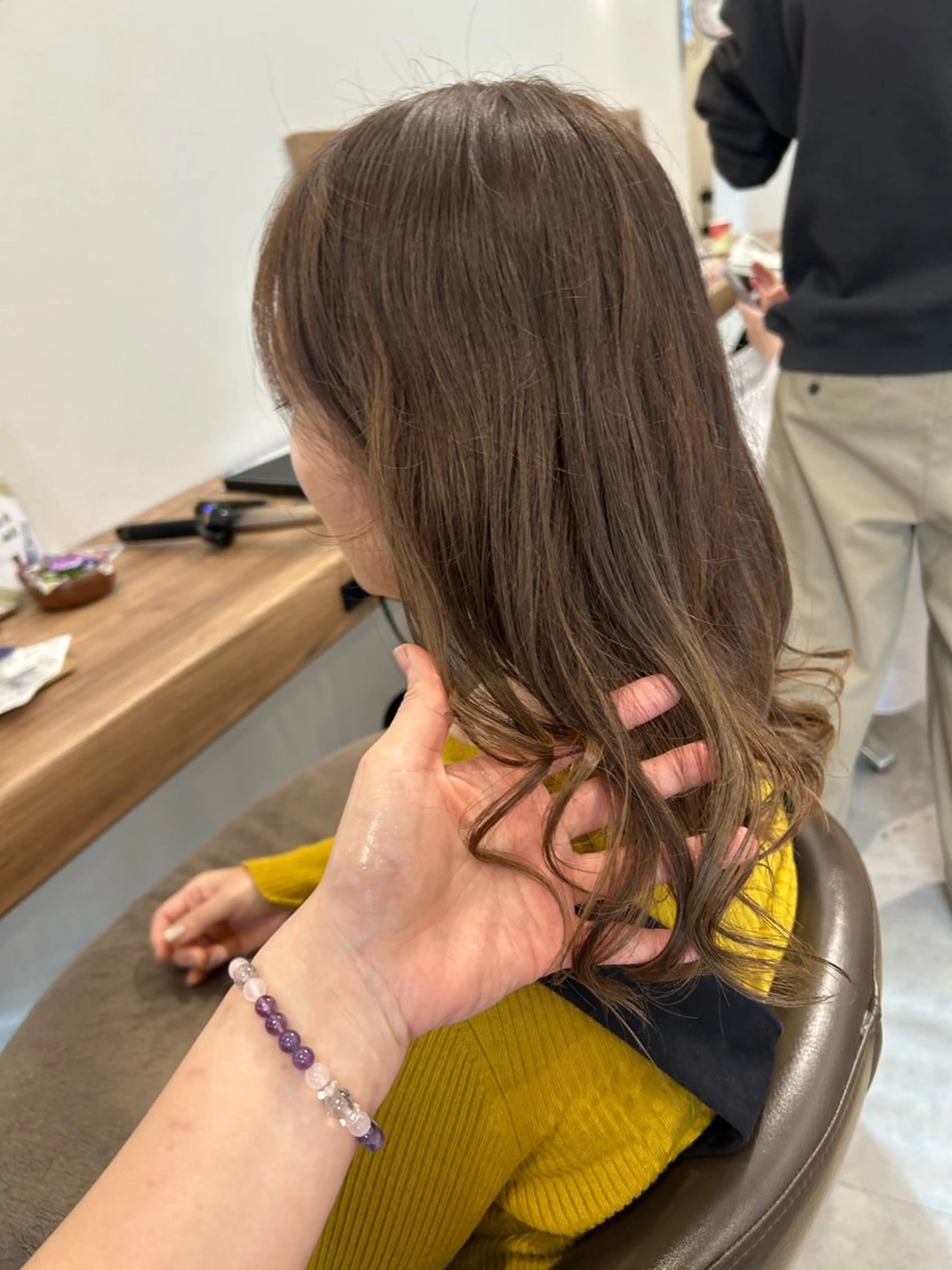 ミディアム カラー 山越 美裕樹のヘアスタイル