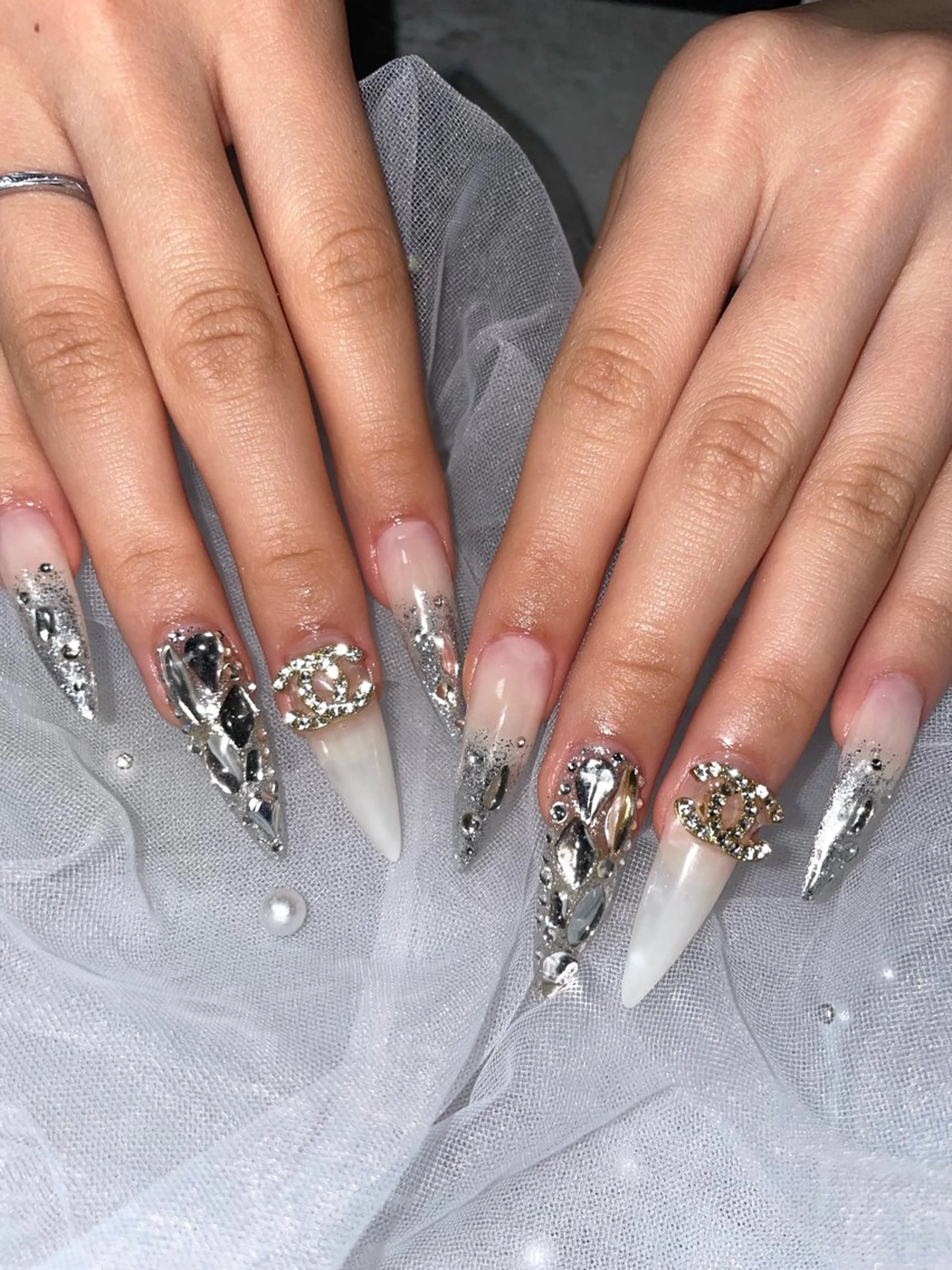 長さ出し10本💅やり放題、当店オフ込みの写真