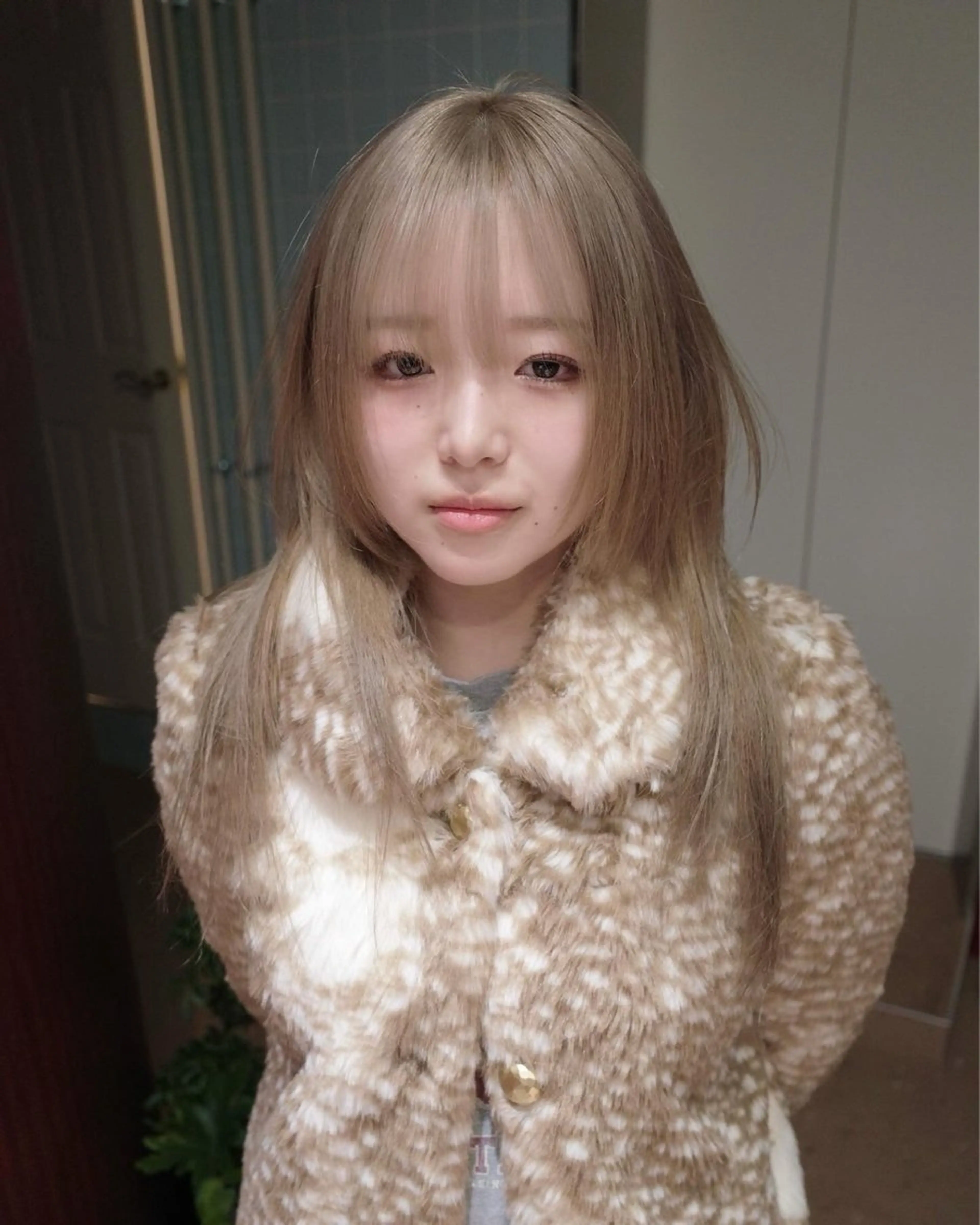 セミロング カラー ハイトーンカラー 顔まわりレイヤー レイヤーカット ウルフカット カット ヘアカラー トリートメント エクステ ウルフ/レイヤー/ 渋谷🔮Yudaiのヘアスタイル