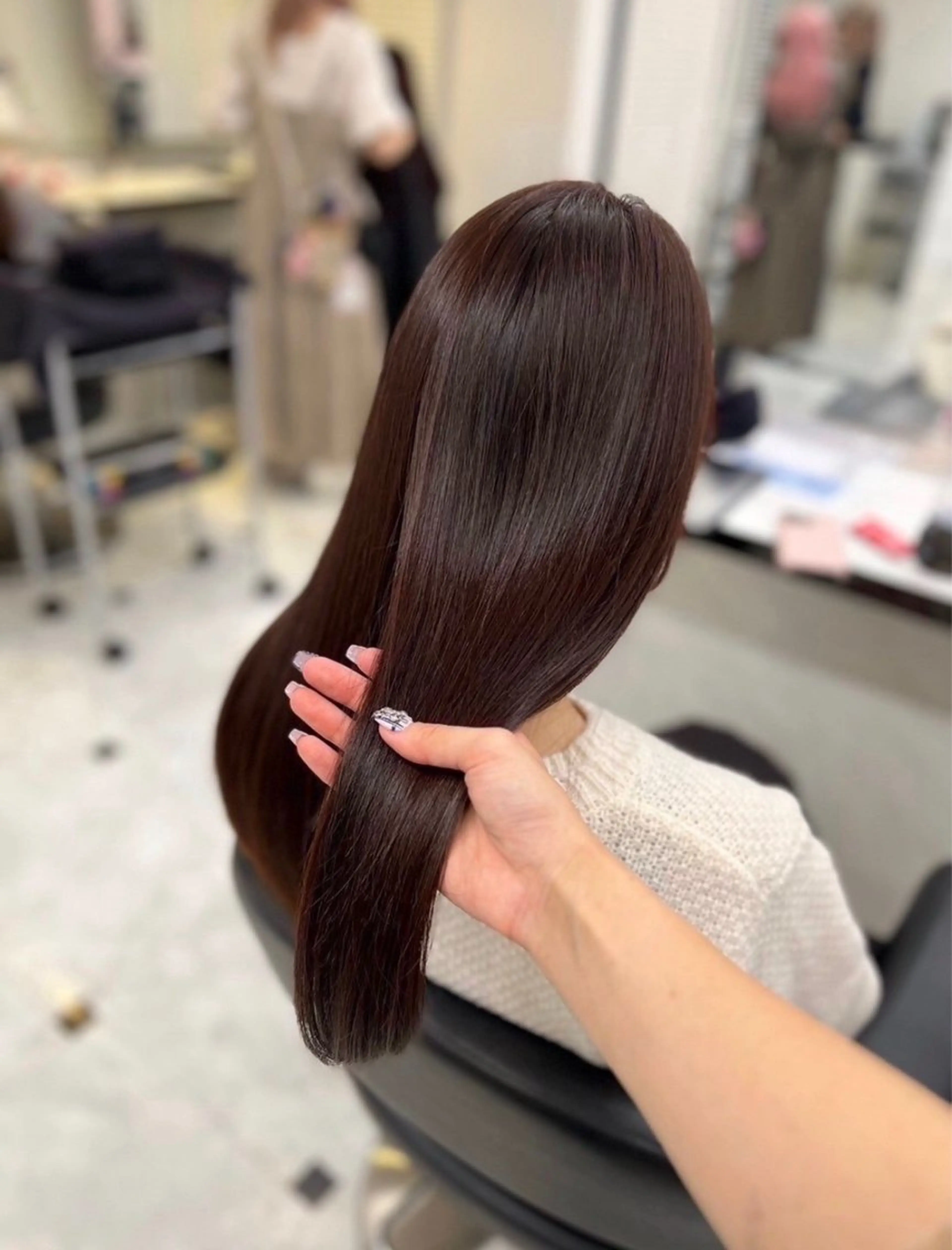 ロング Mio 暗髪/髪質改善🖤のヘアスタイル