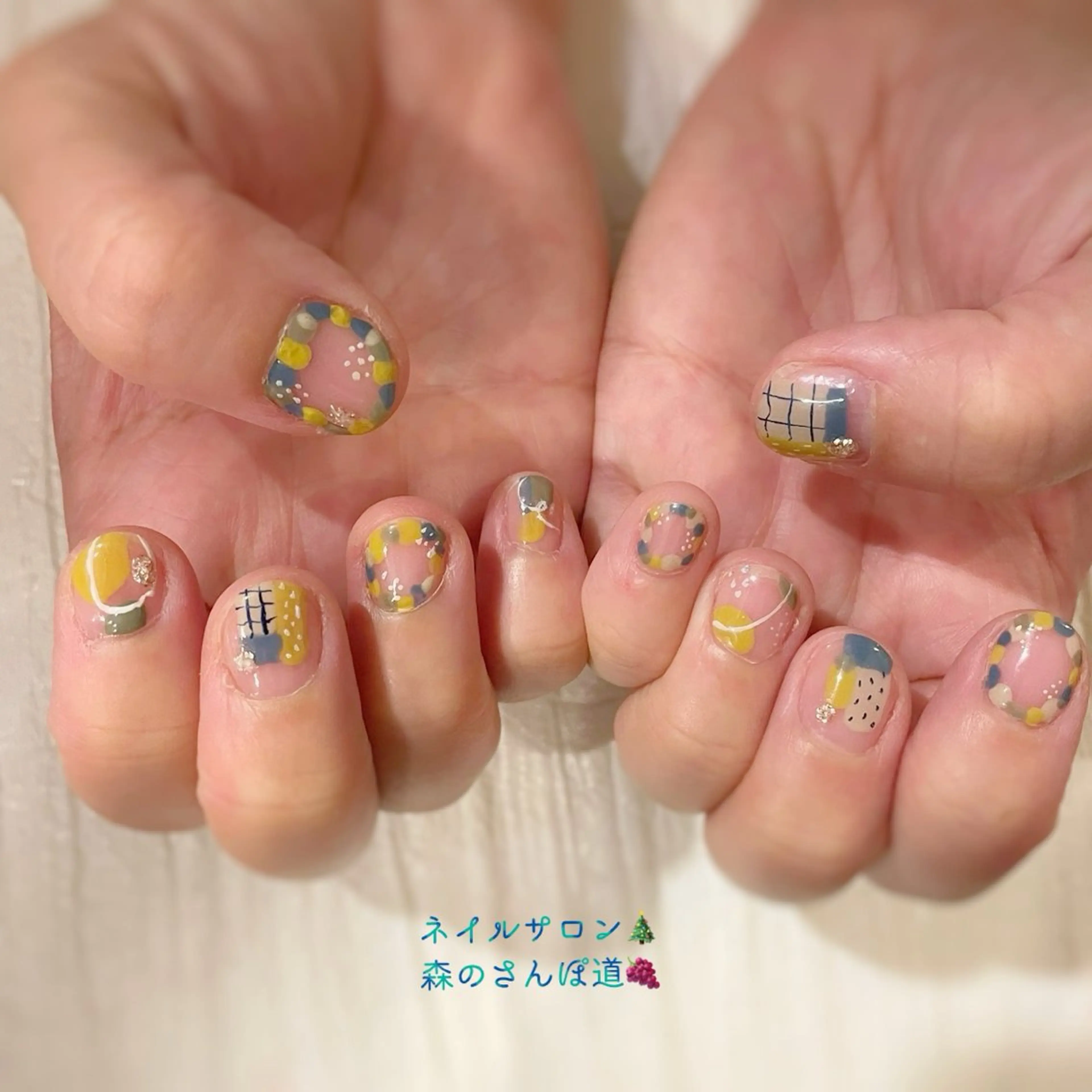 ネイル ショートネイル 森のさんぽ道のネイルデザイン